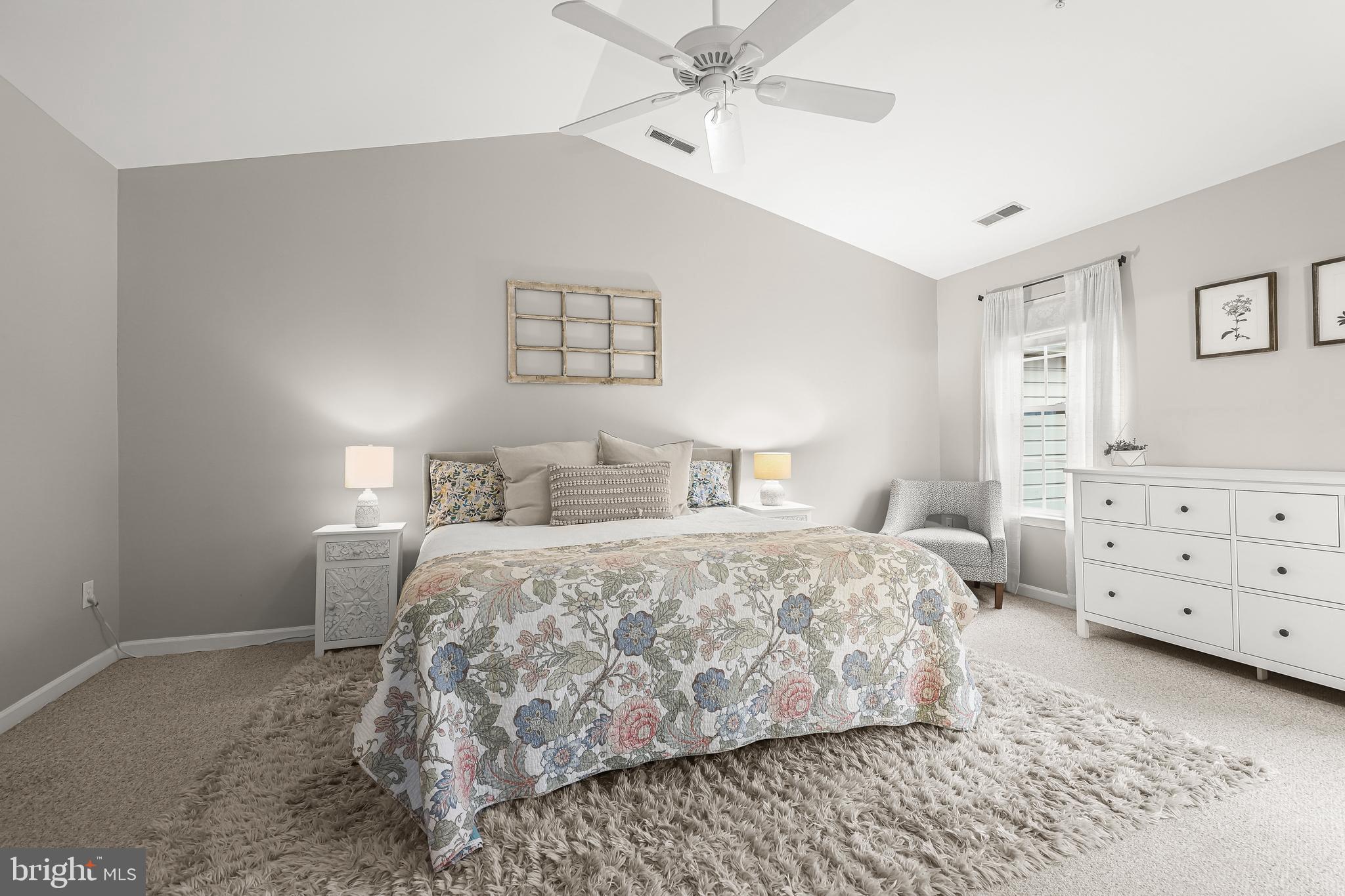 COLLEGE HILLS - Residential