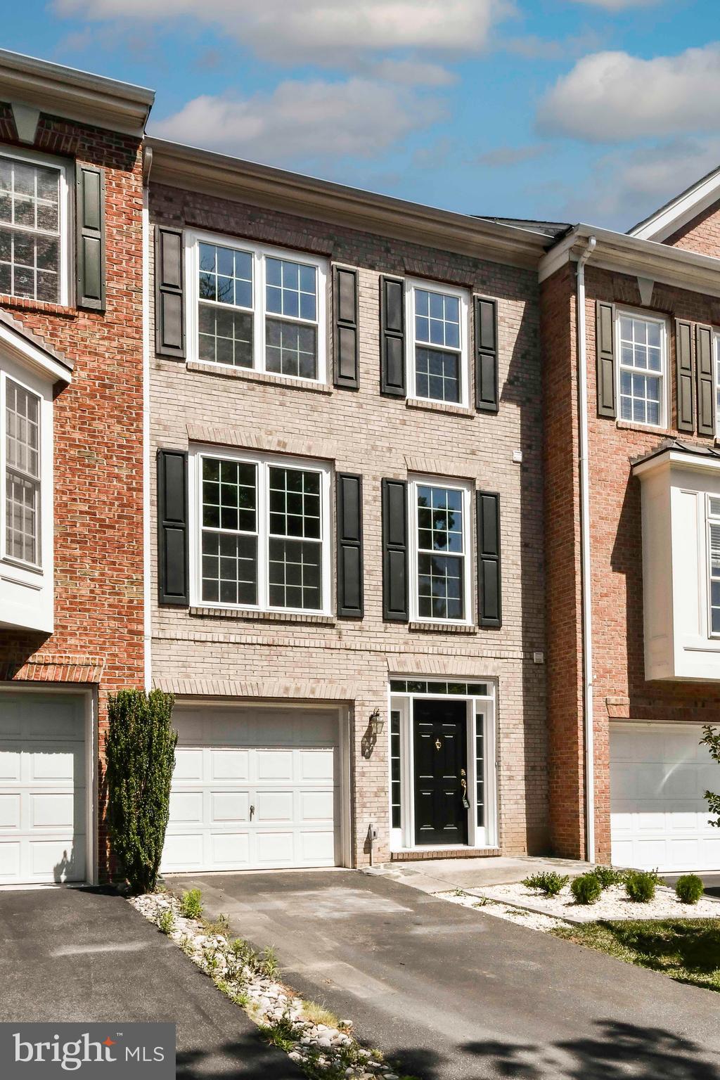 LANSDOWNE ON THE POTOMAC - Residential Lease