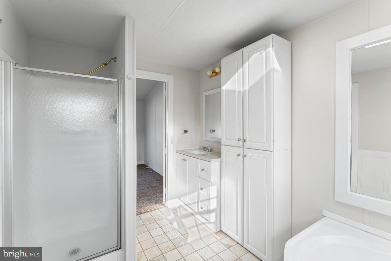 MEADOWS OF CHANTILLY - Residential