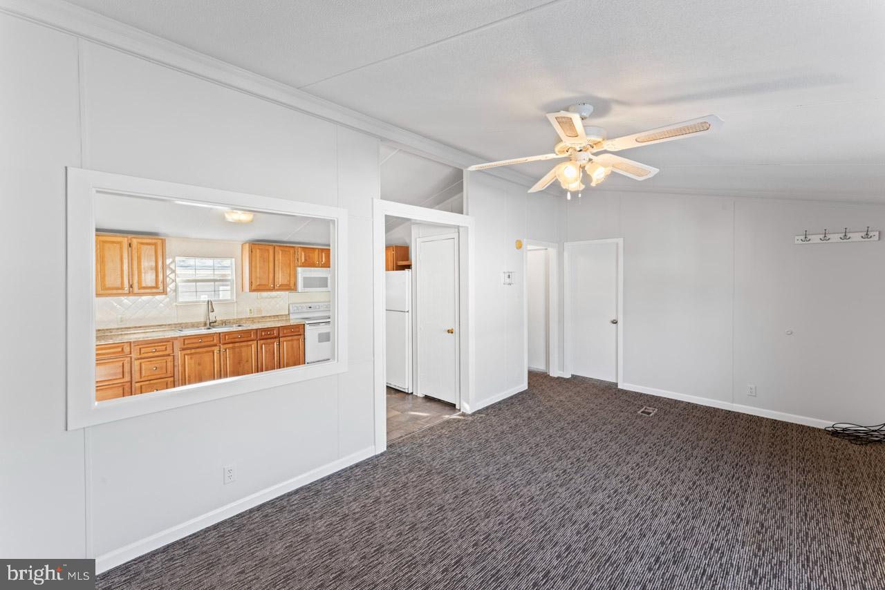 MEADOWS OF CHANTILLY - Residential