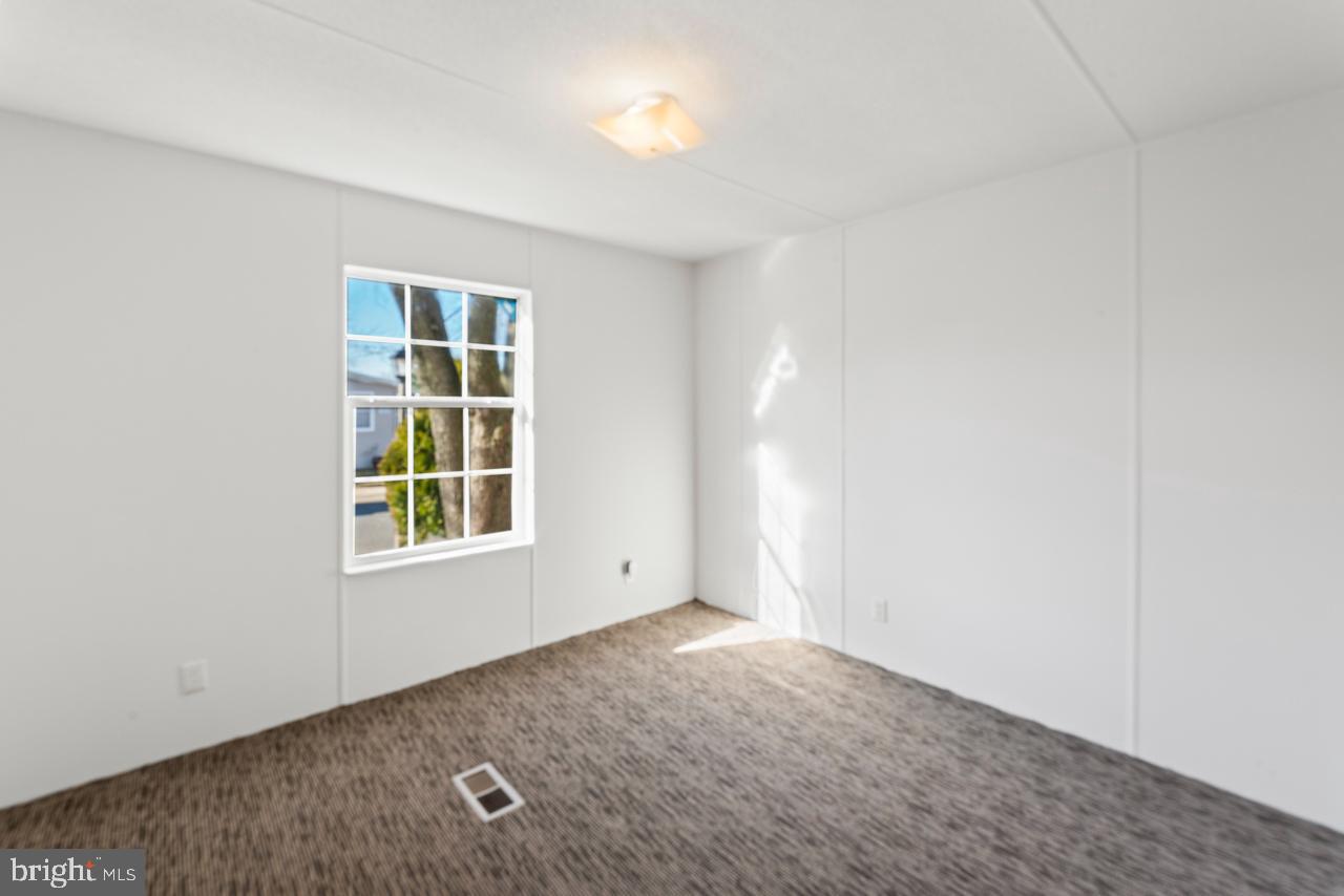 MEADOWS OF CHANTILLY - Residential