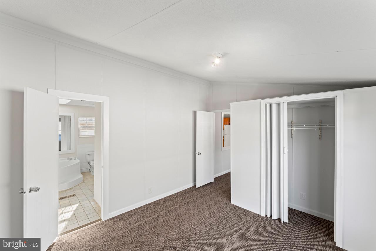 MEADOWS OF CHANTILLY - Residential