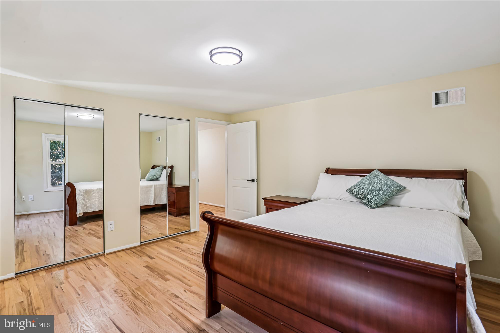 POTOMAC COMMONS - Residential