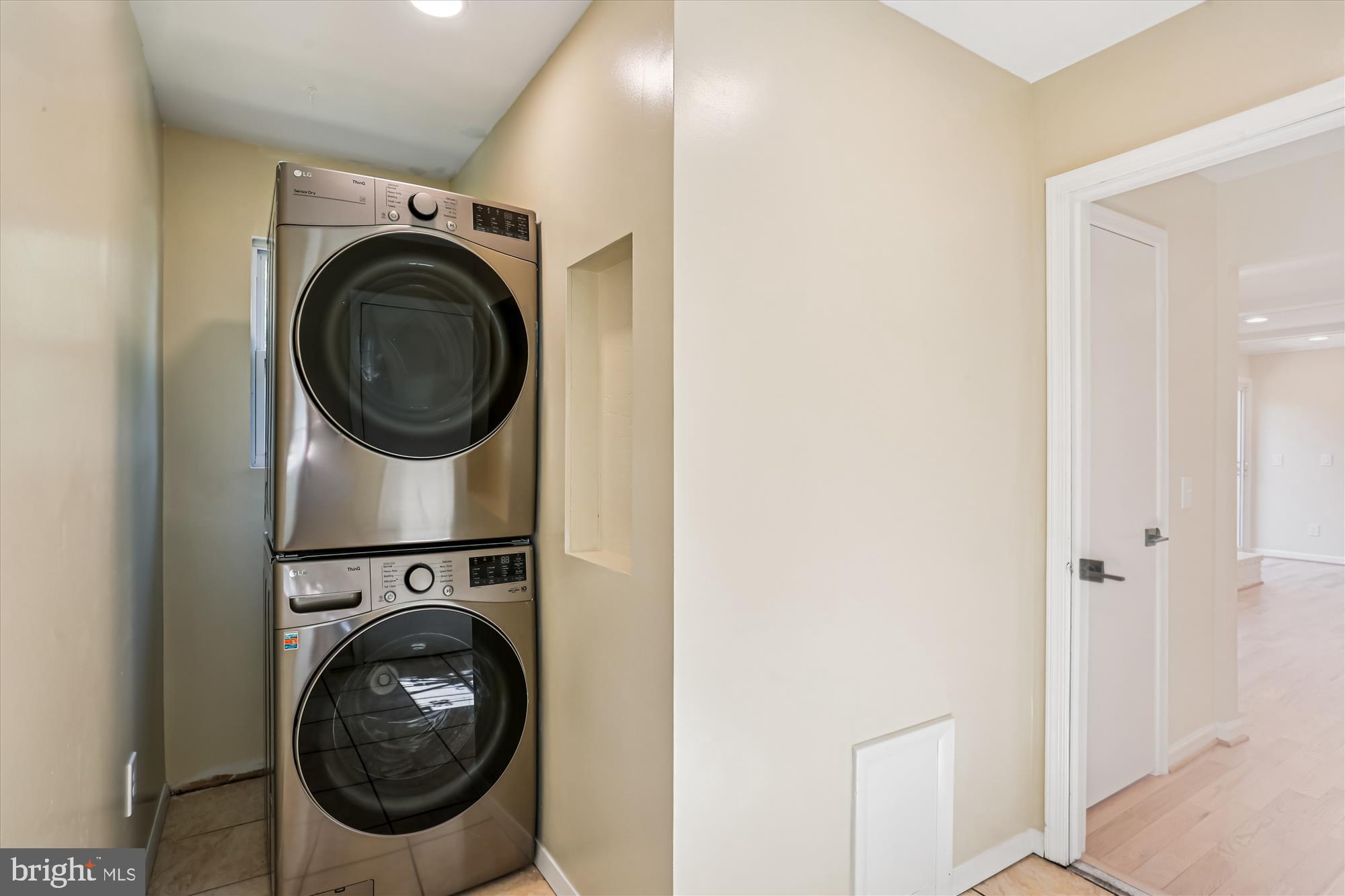 POTOMAC COMMONS - Residential