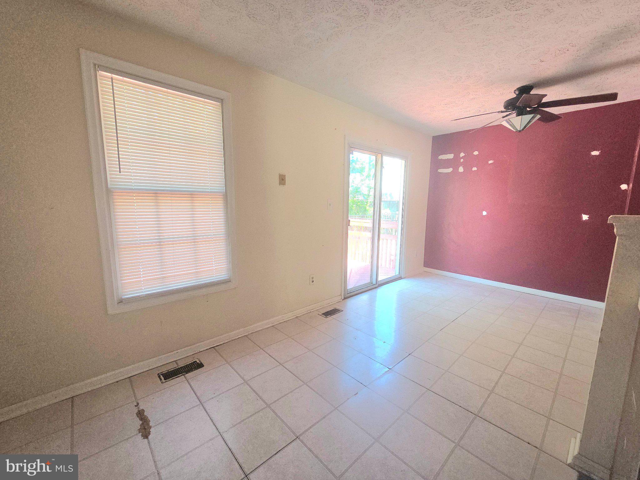 SEVEN OAKS - Residential