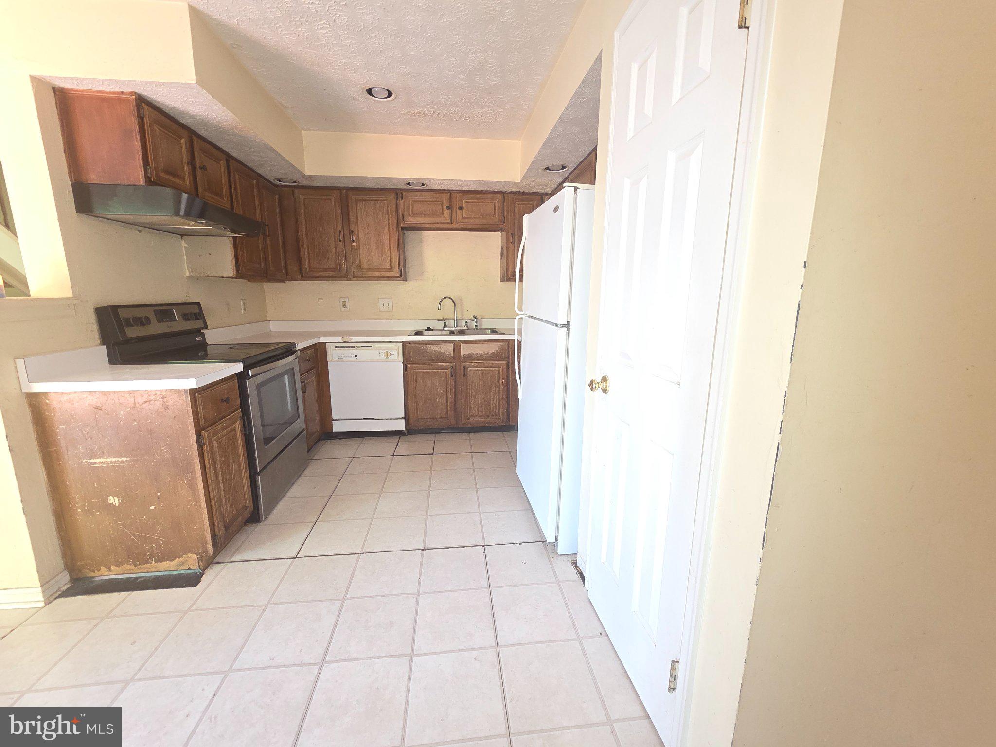 SEVEN OAKS - Residential