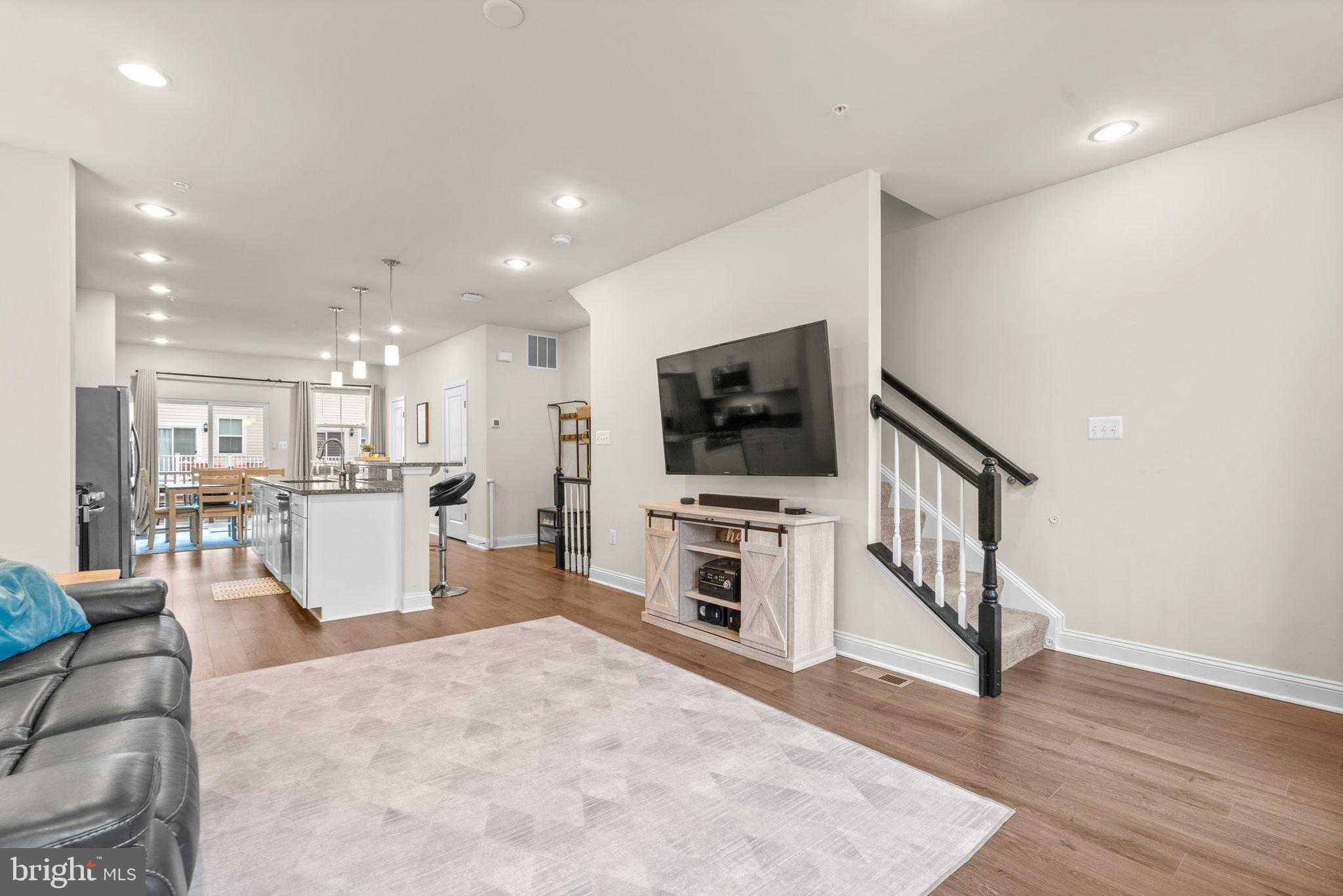 OXFORD SQUARE - Residential