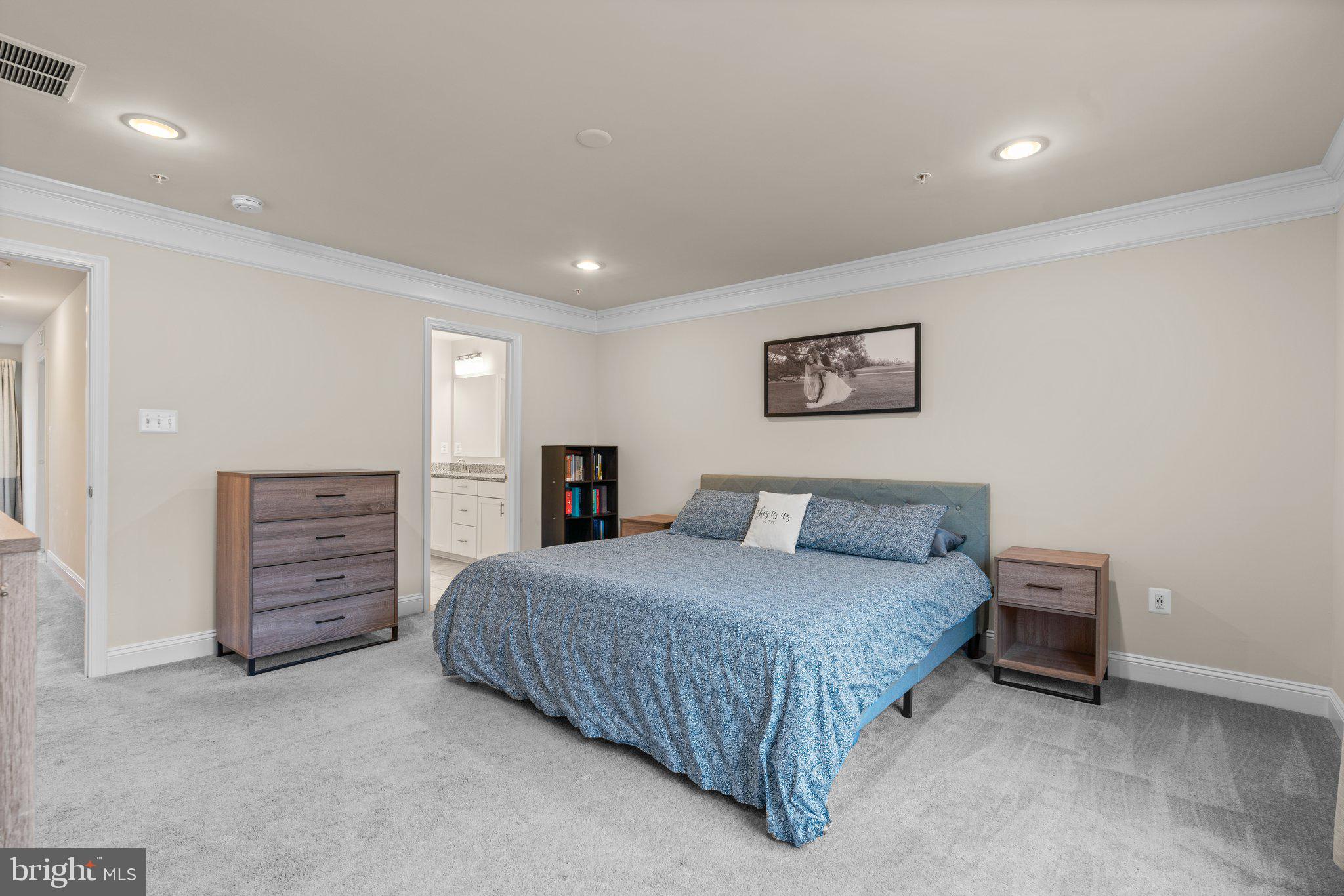 OXFORD SQUARE - Residential