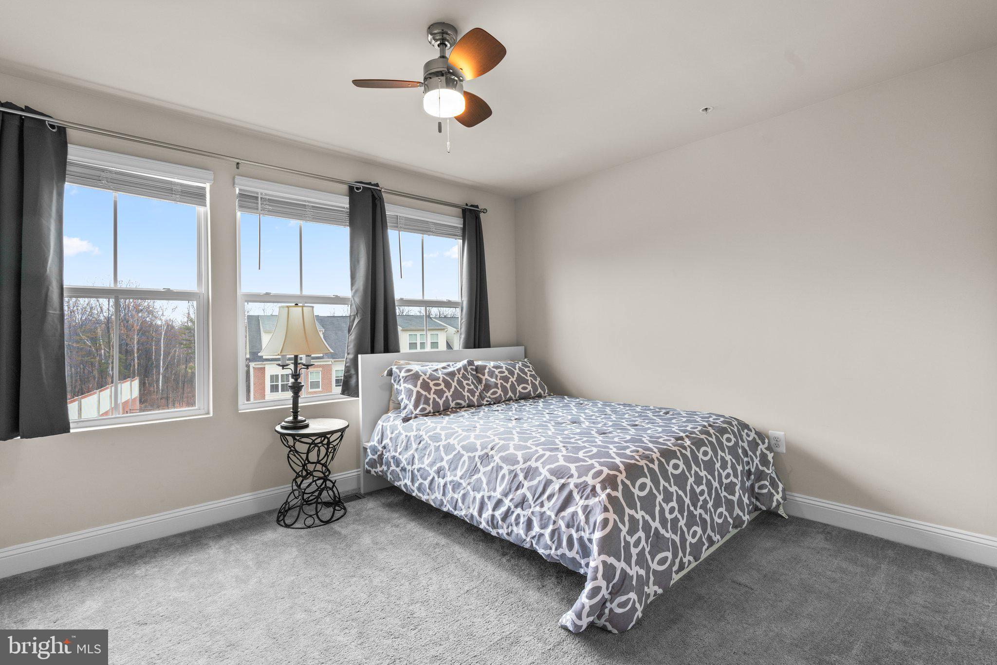 OXFORD SQUARE - Residential