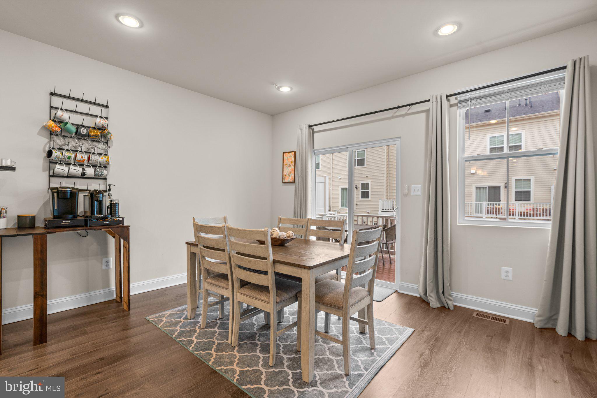 OXFORD SQUARE - Residential