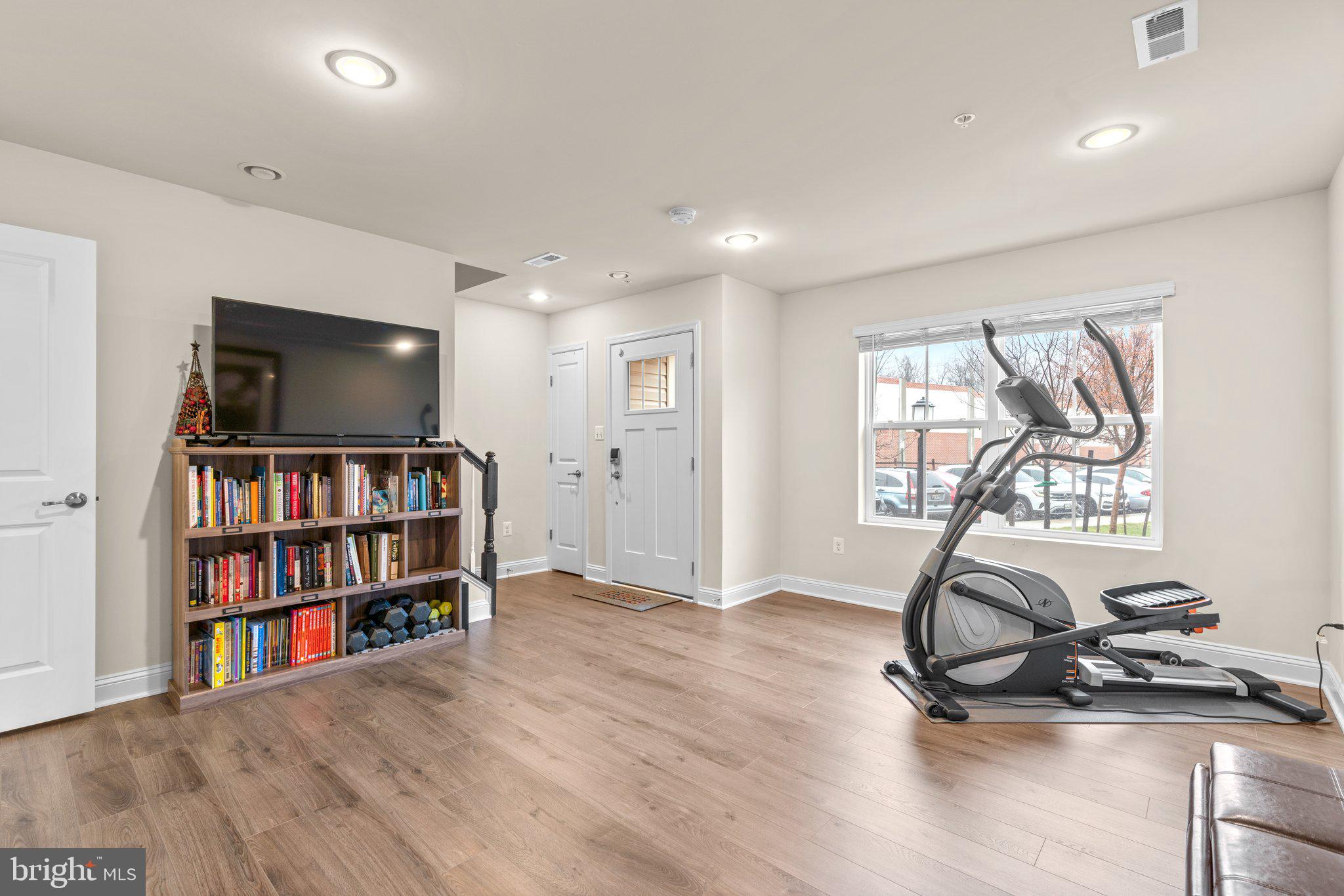 OXFORD SQUARE - Residential