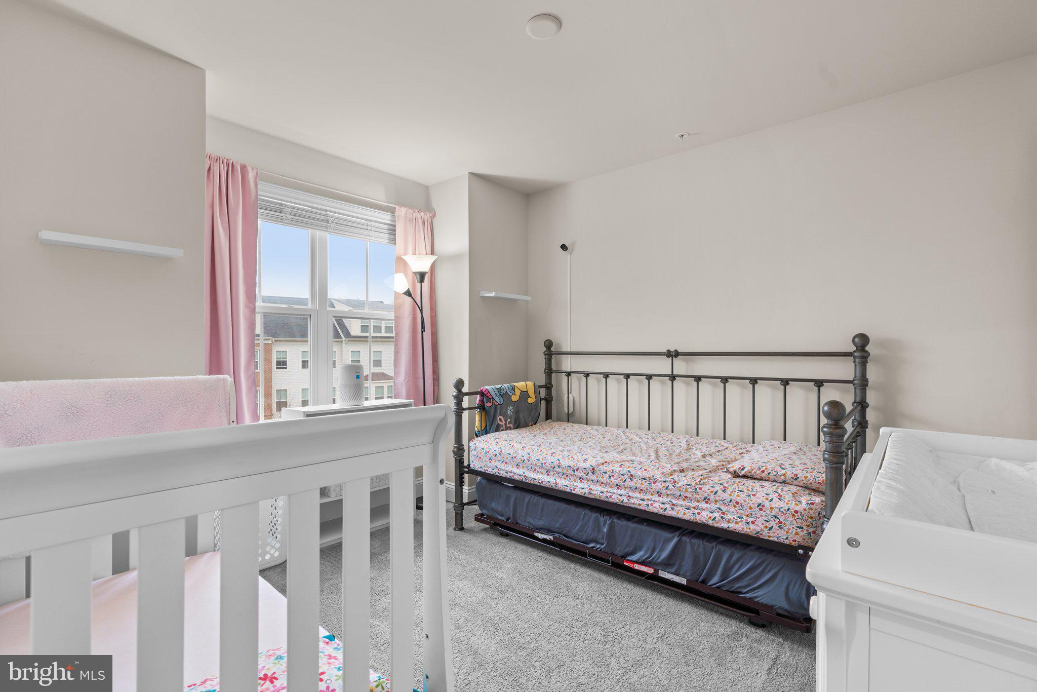 OXFORD SQUARE - Residential