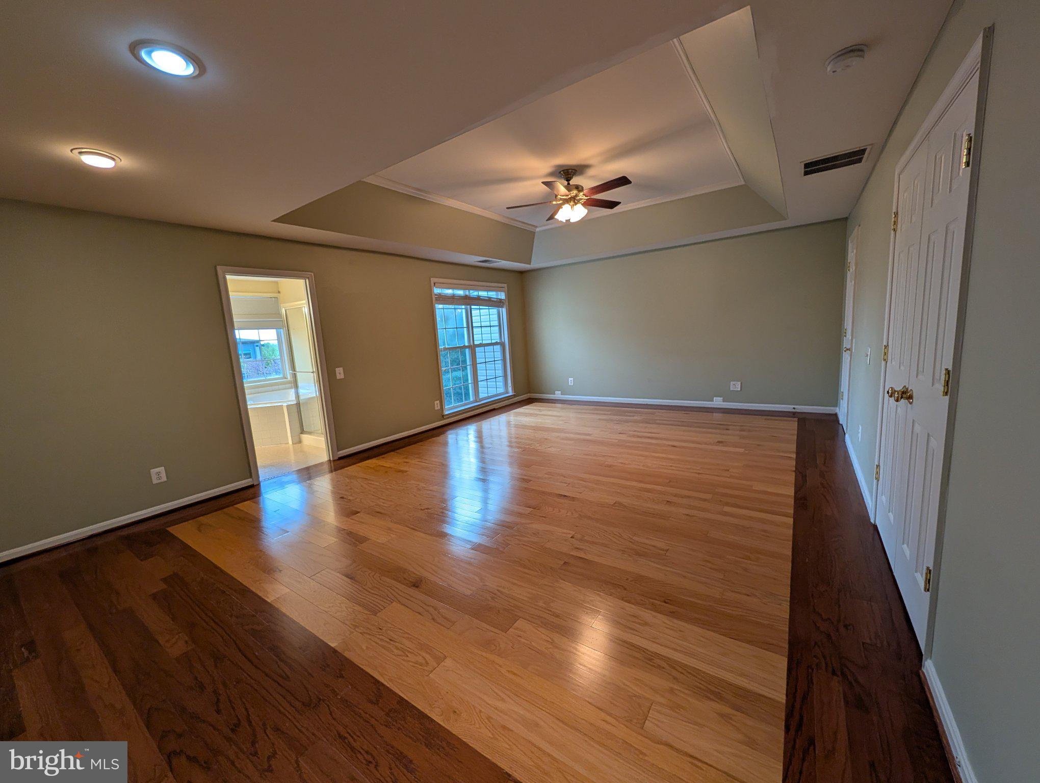 TALL OAKS - Residential