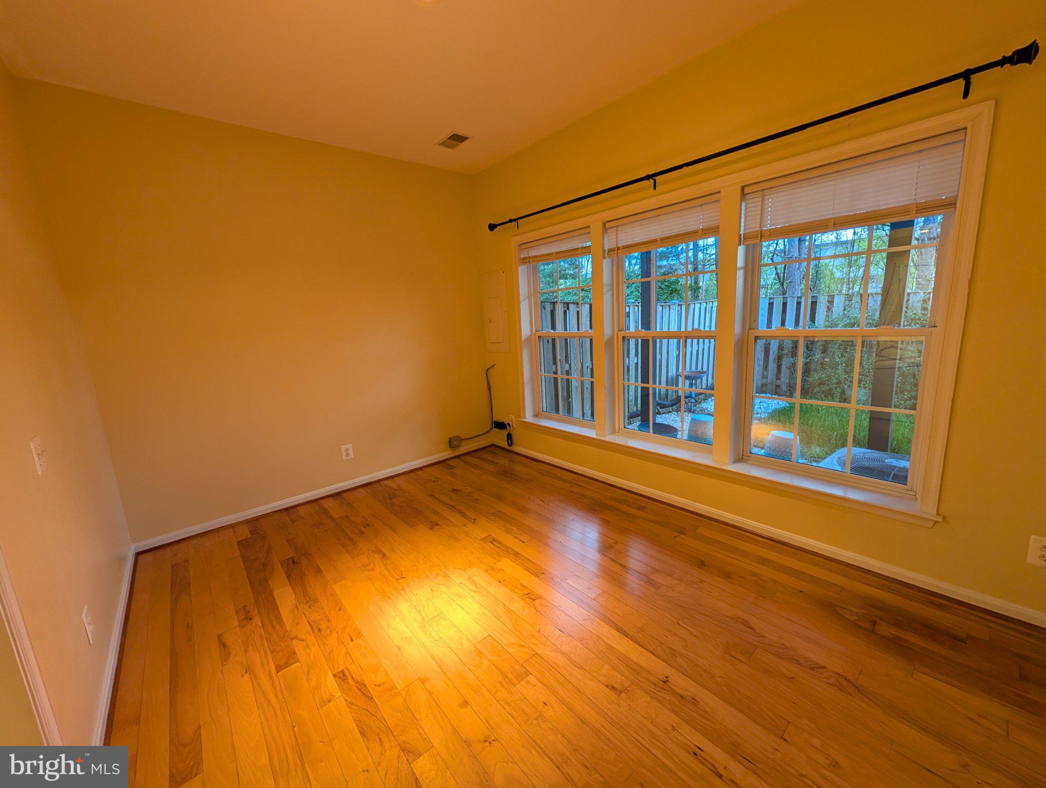 TALL OAKS - Residential