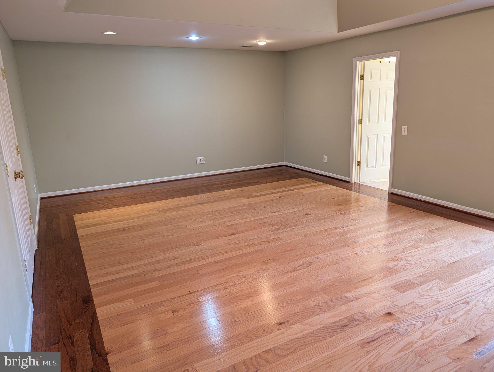 TALL OAKS - Residential