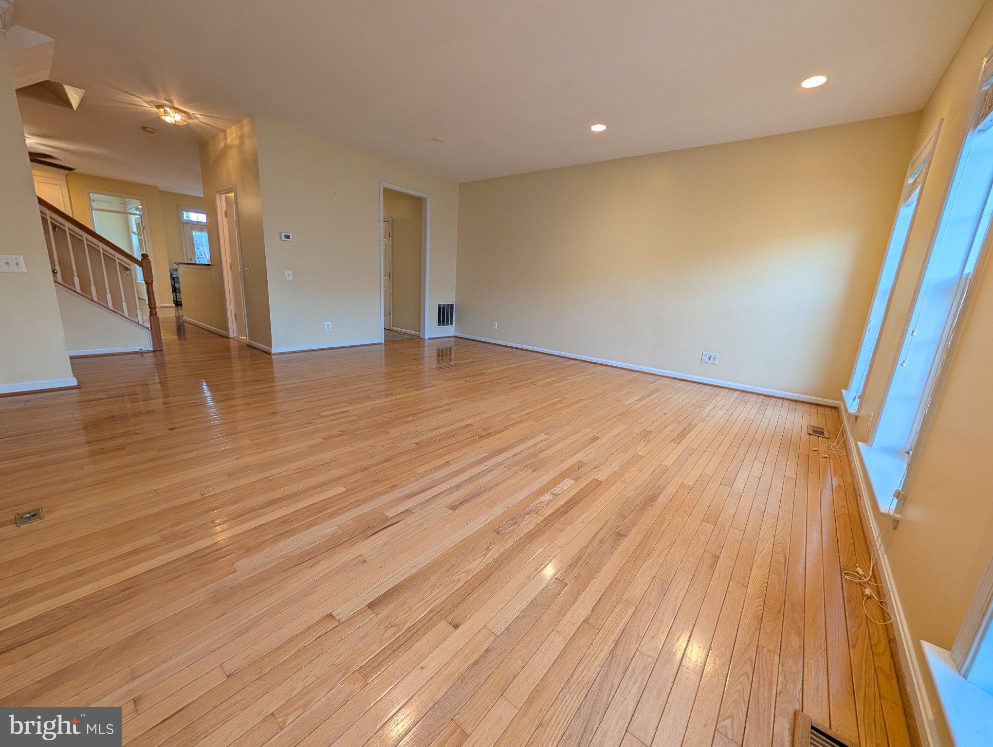 TALL OAKS - Residential