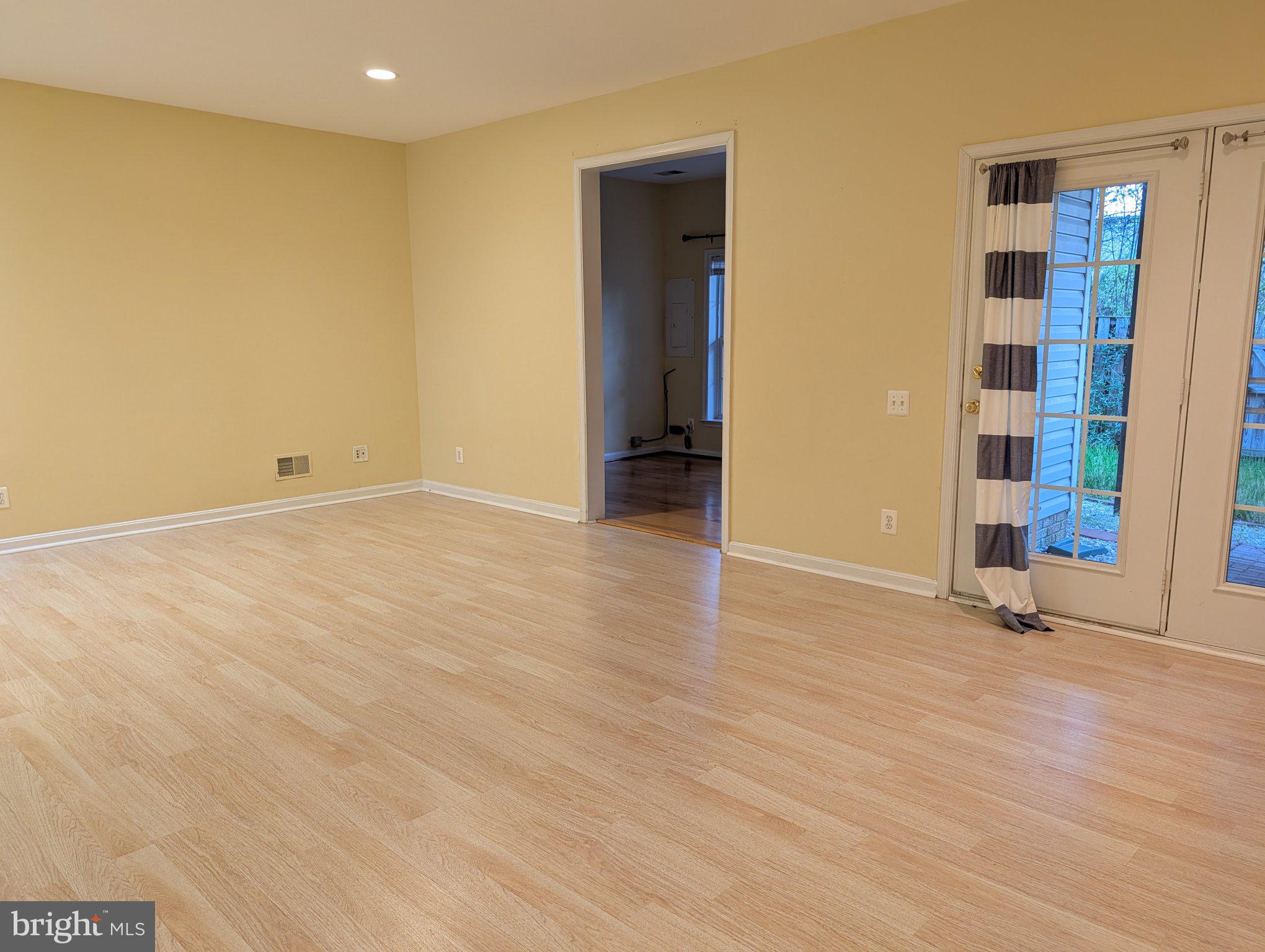 TALL OAKS - Residential