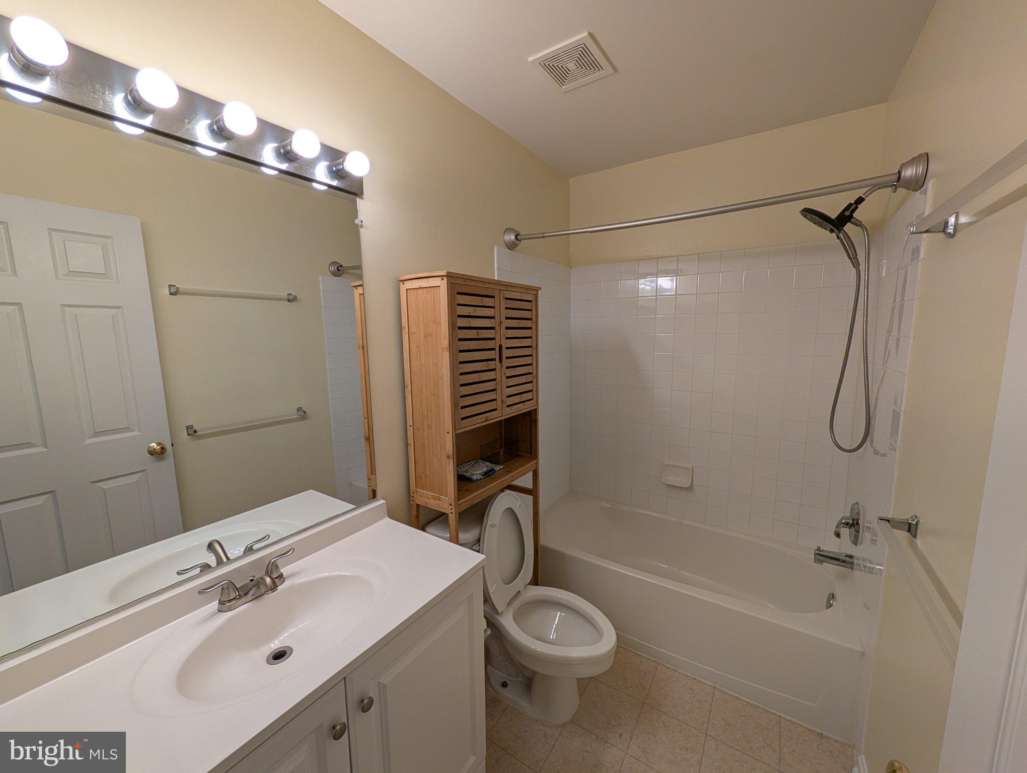 TALL OAKS - Residential