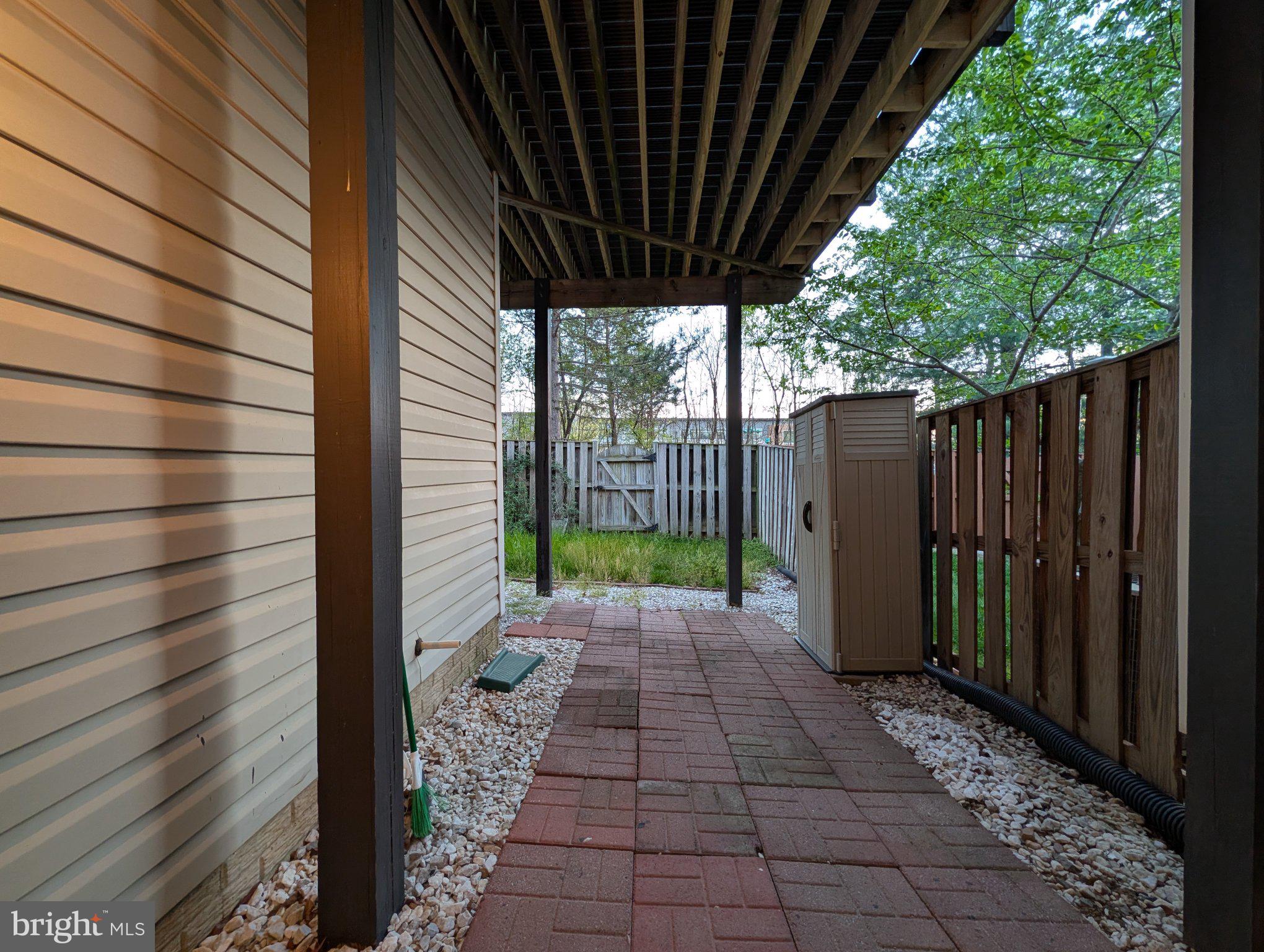 TALL OAKS - Residential