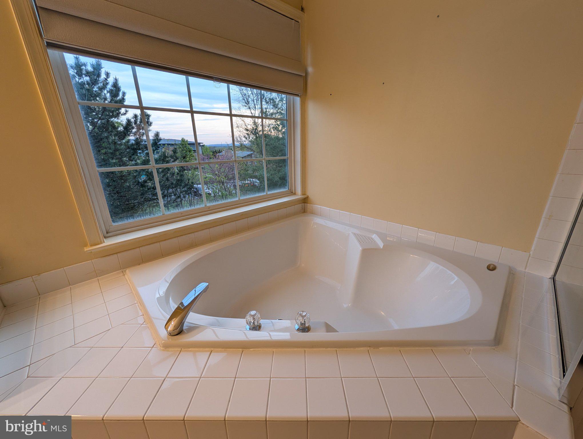 TALL OAKS - Residential