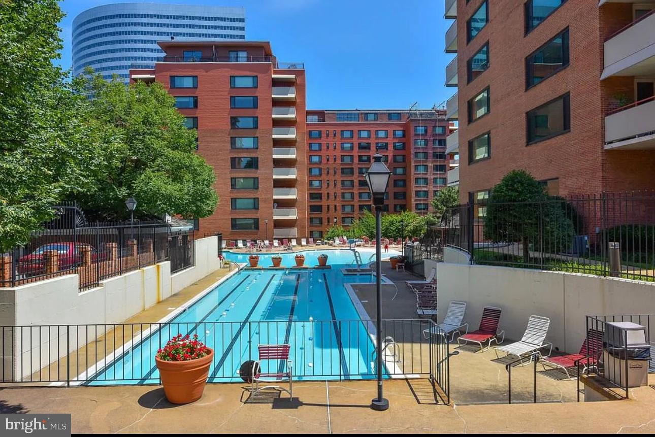 RIVER PLACE NORTH - Residential