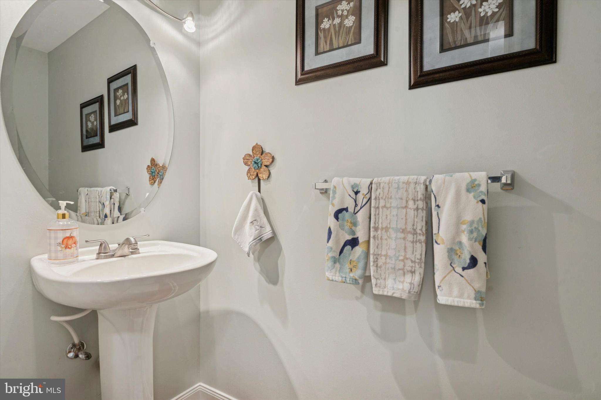 VILLAGES AT HILLVIEW - Residential