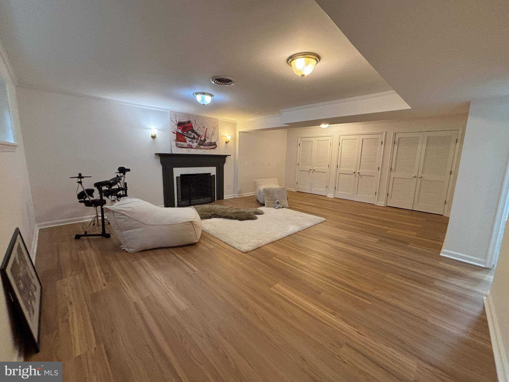 FALLS HILL - Residential