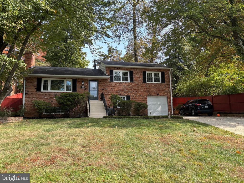 Photo of 2339 Barbour Road, FALLS CHURCH, VA 22043 (MLS # VAFX2266438)