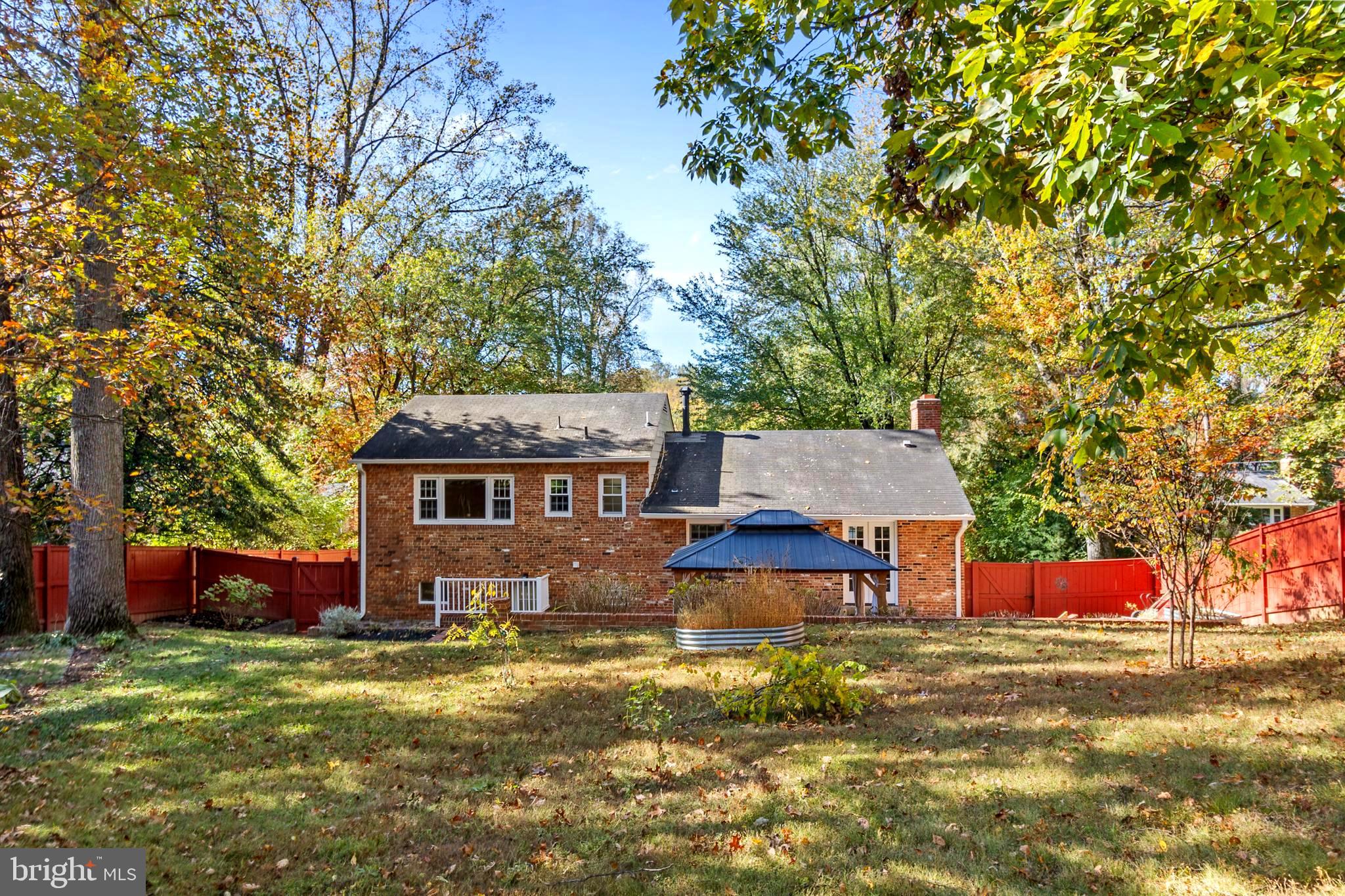 FALLS HILL - Residential