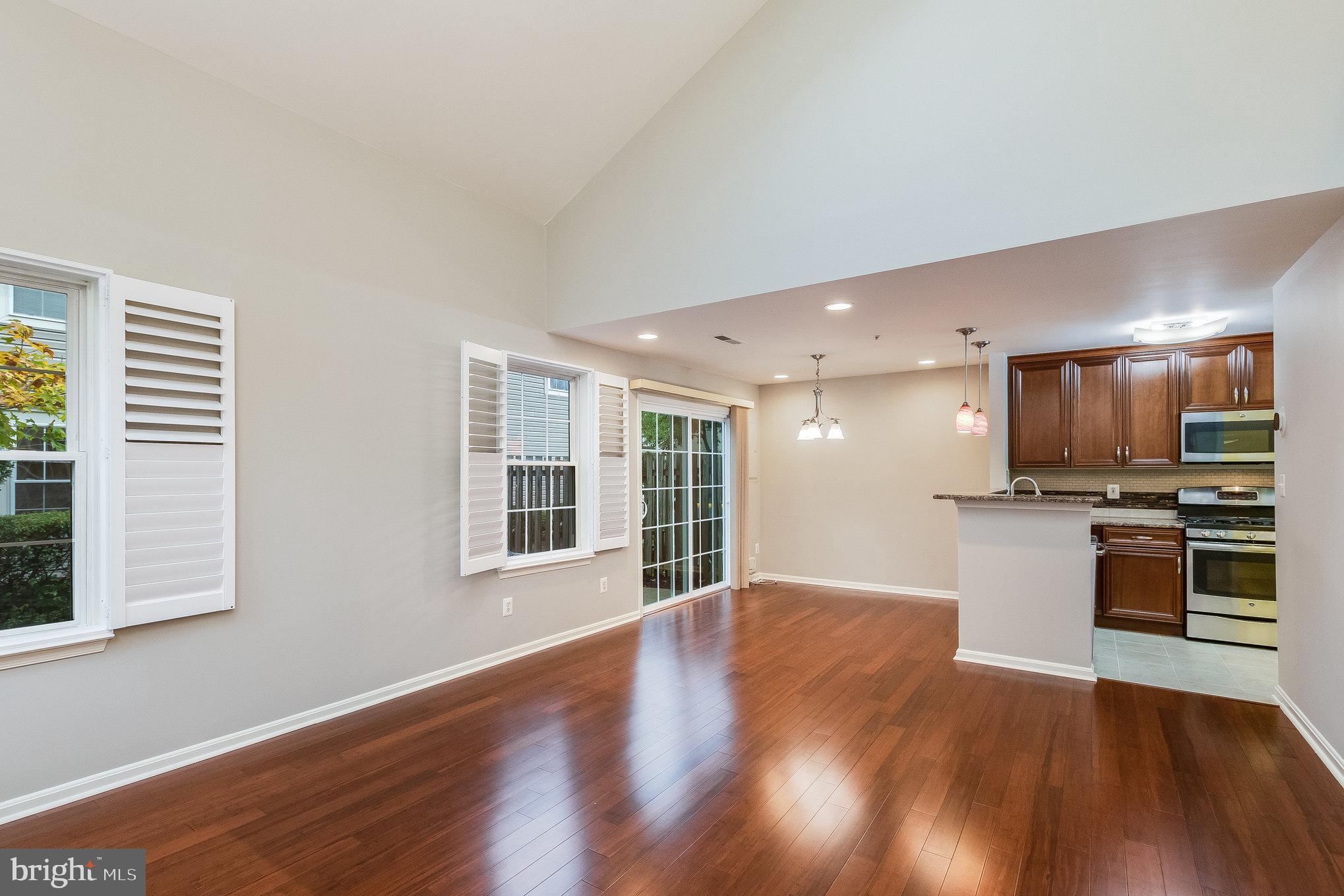 ASHBURN FARM - Residential Lease