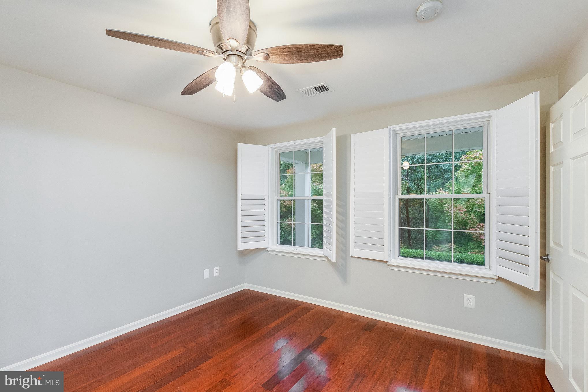 ASHBURN FARM - Residential Lease