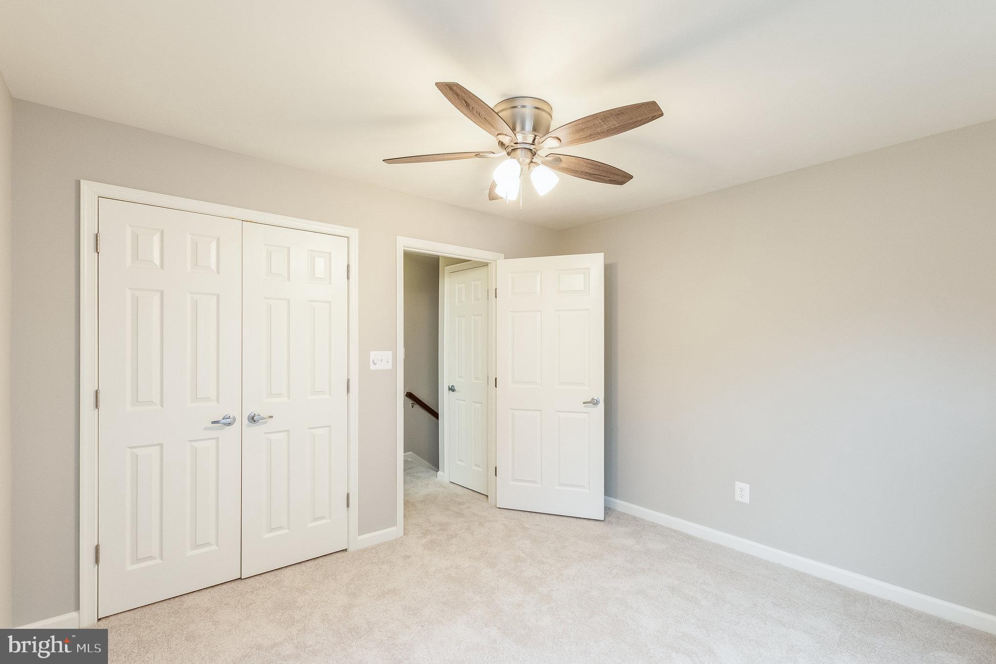 ASHBURN FARM - Residential Lease