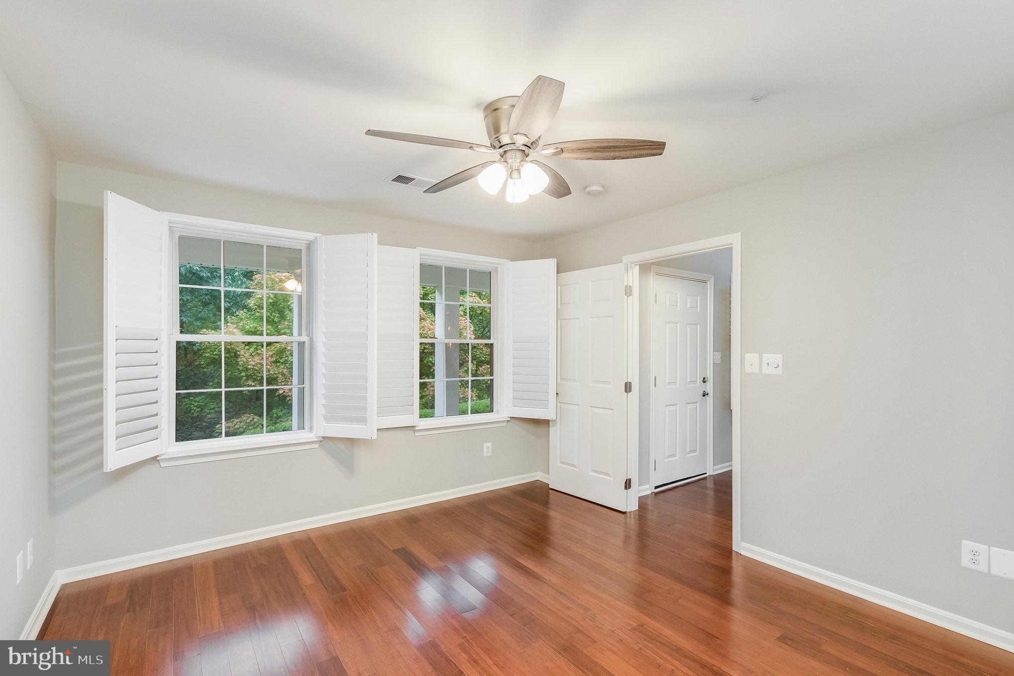 ASHBURN FARM - Residential Lease