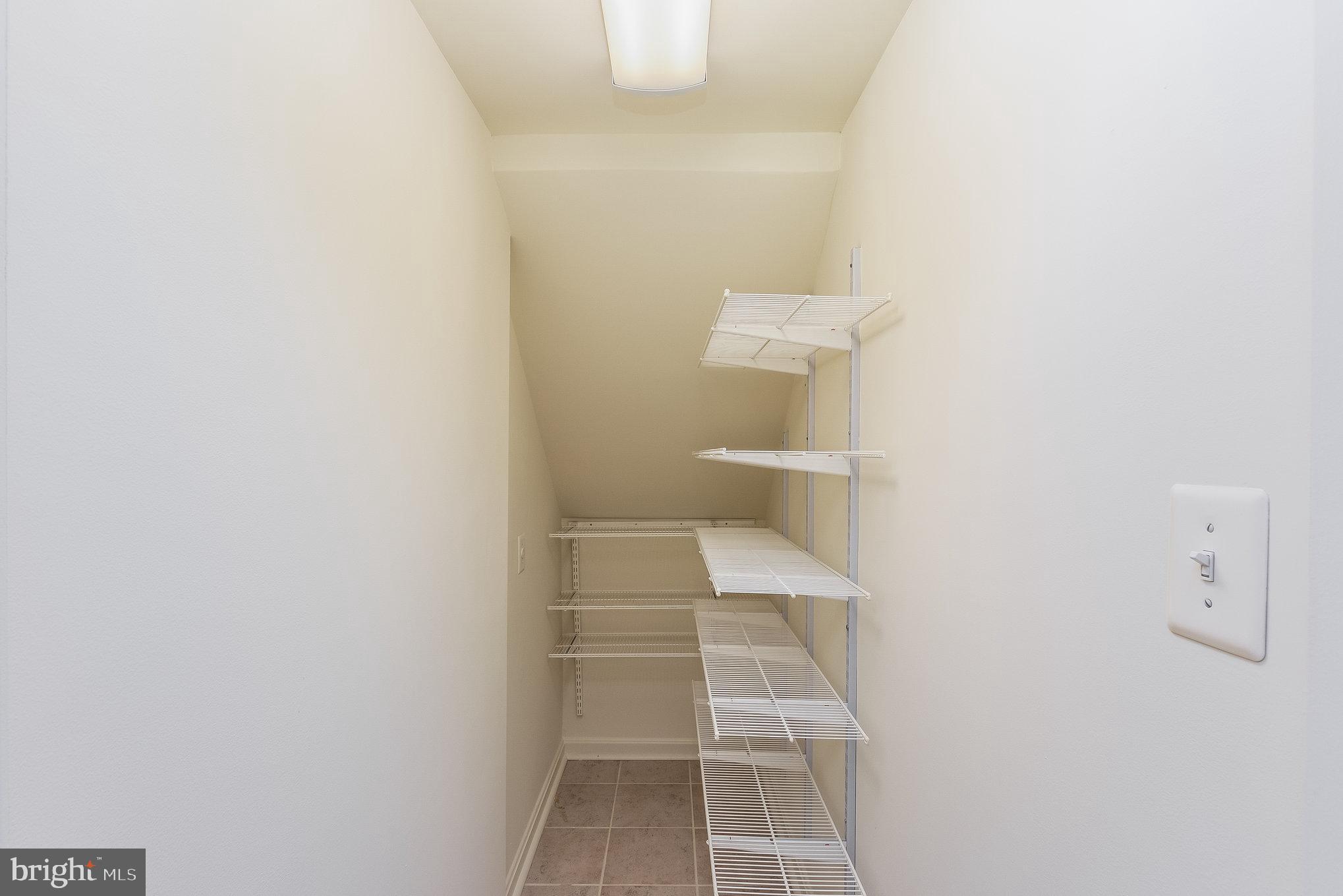 ASHBURN FARM - Residential Lease