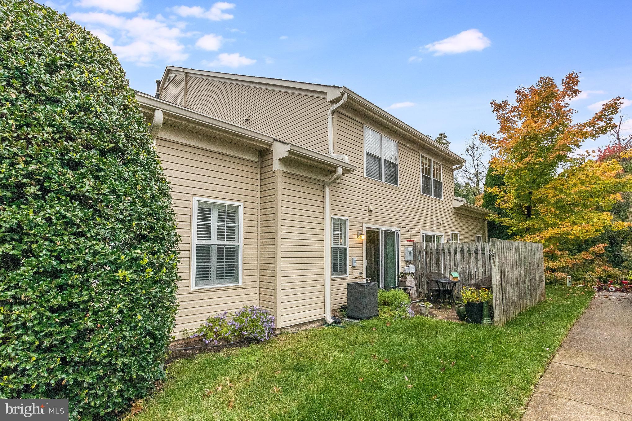 ASHBURN FARM - Residential Lease