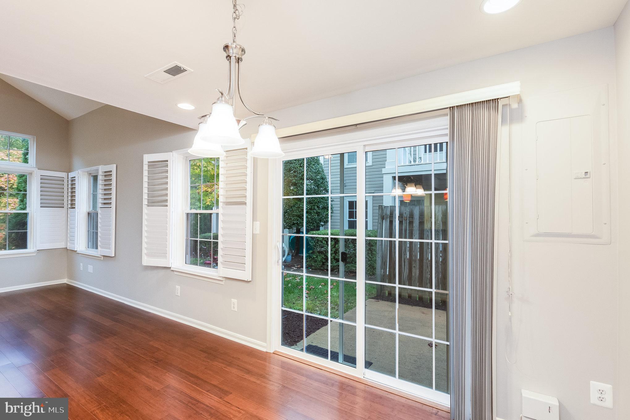 ASHBURN FARM - Residential Lease