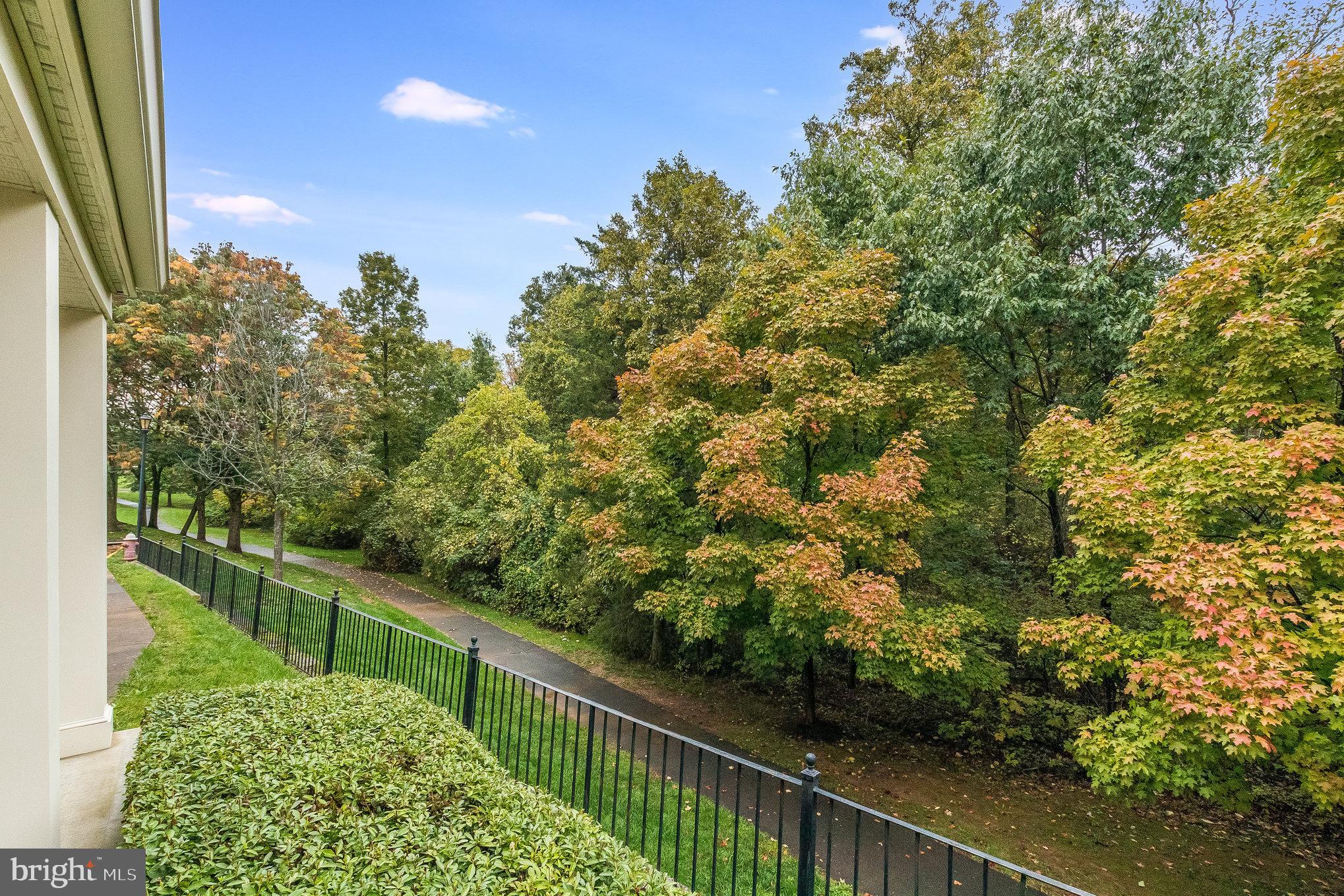 ASHBURN FARM - Residential Lease