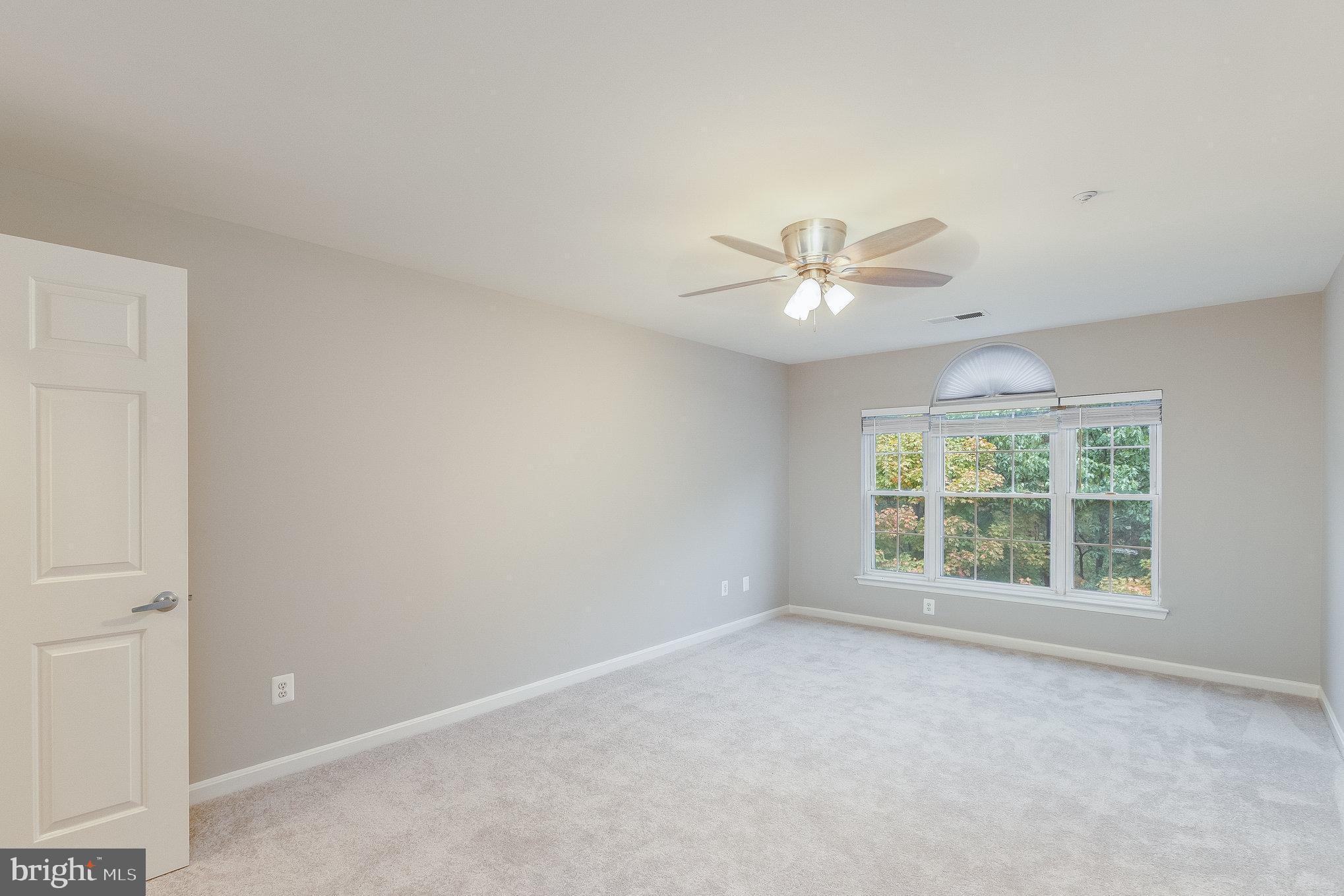 ASHBURN FARM - Residential Lease