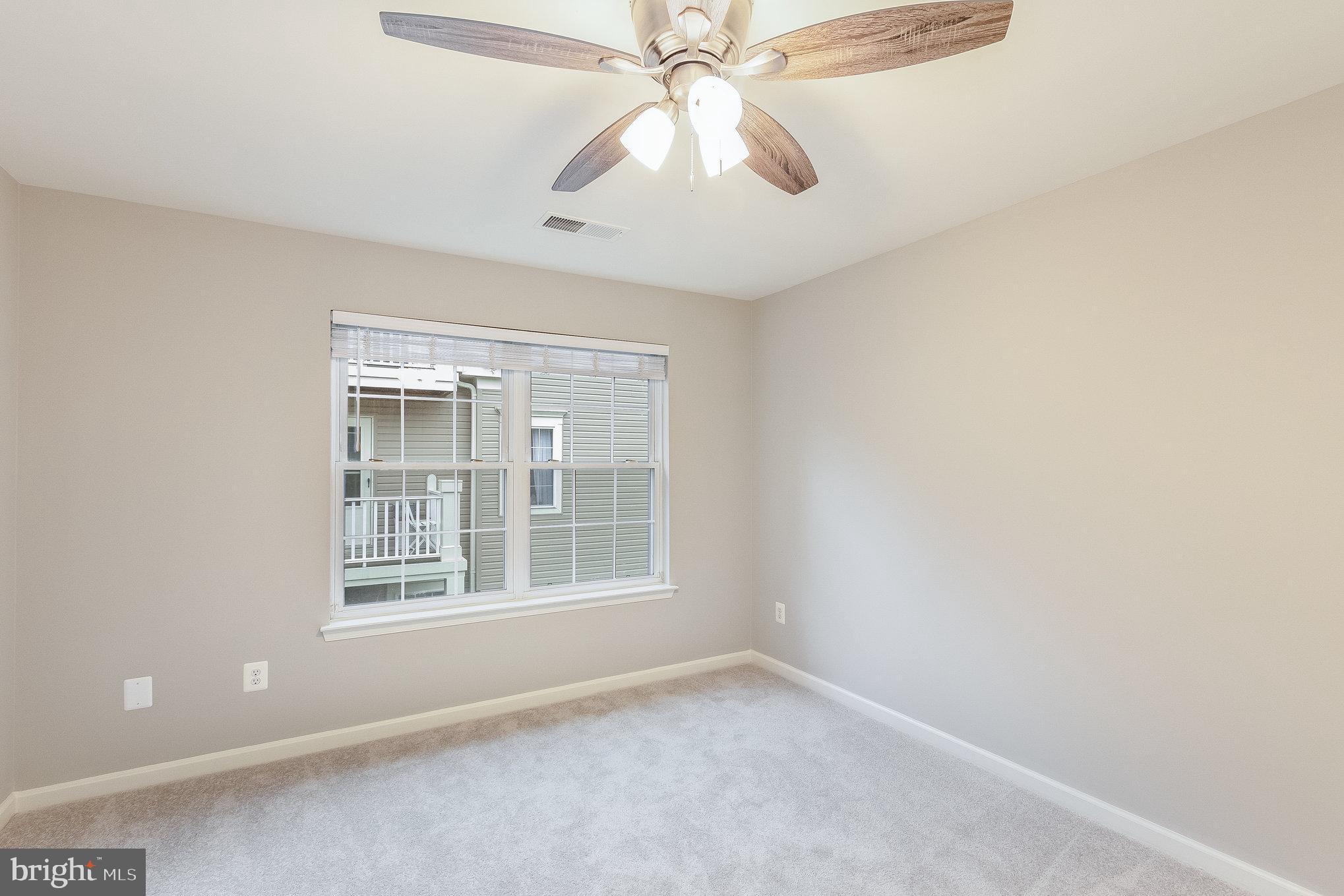 ASHBURN FARM - Residential Lease