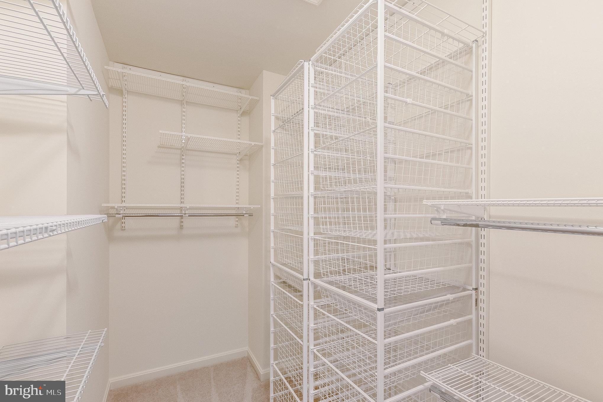 ASHBURN FARM - Residential Lease