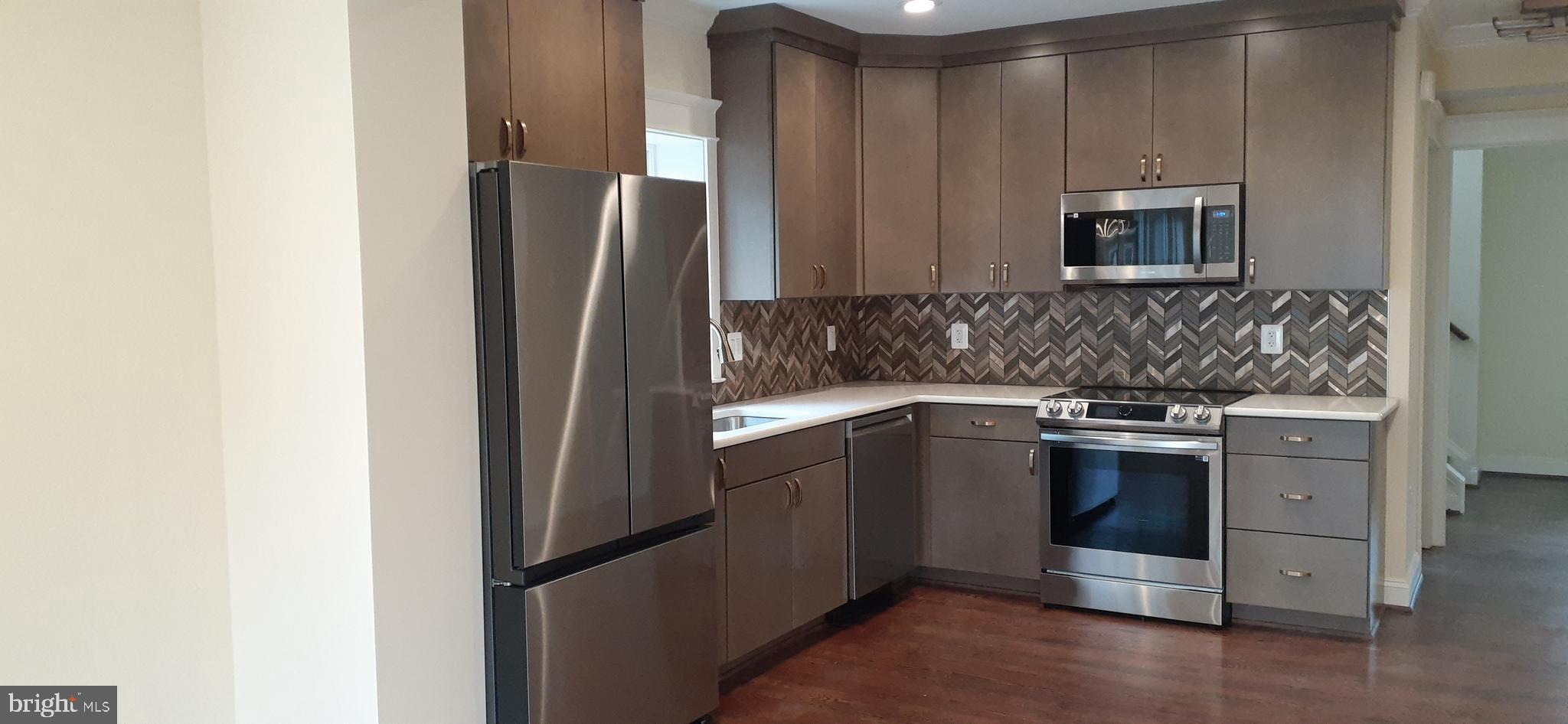 SOUTHGATE - Residential