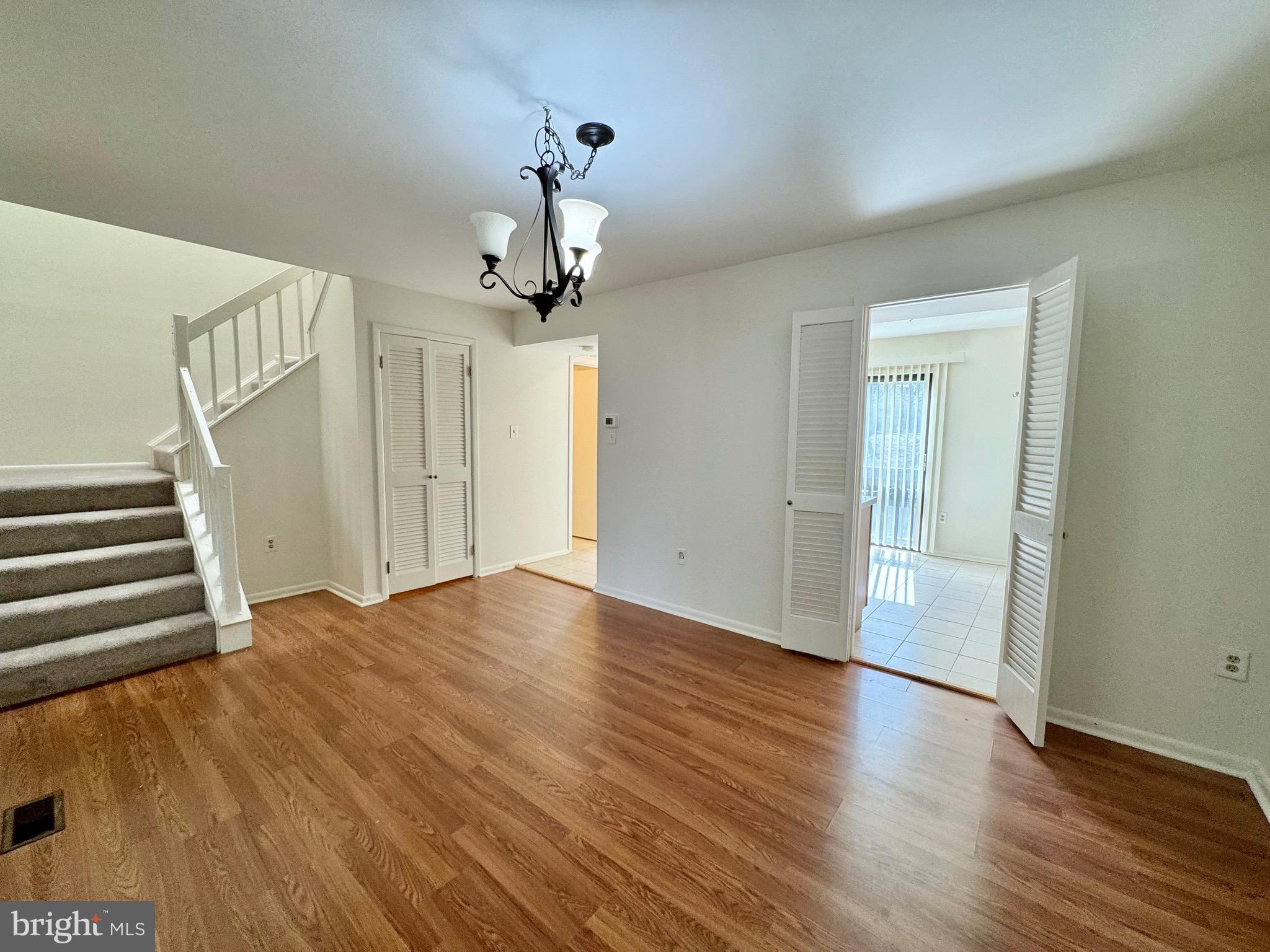 CHURCHILL TOWN SECTOR - Residential Lease