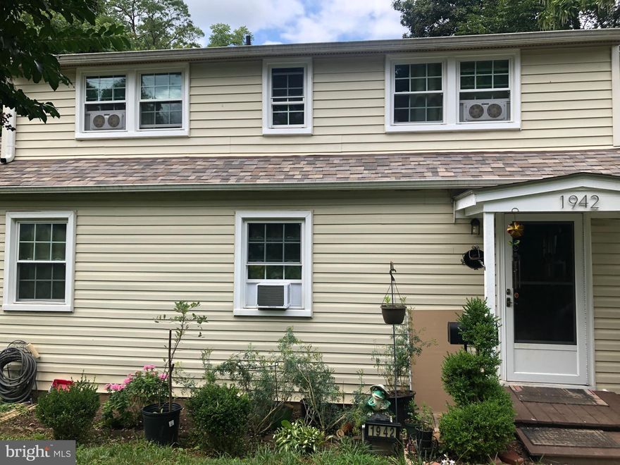 5 Bedrooms *2 Full Bathrooms *New Windows *New Roof *Laminate Floors *Nice private Flat Yard *Being sold "as is" *Instant Equity