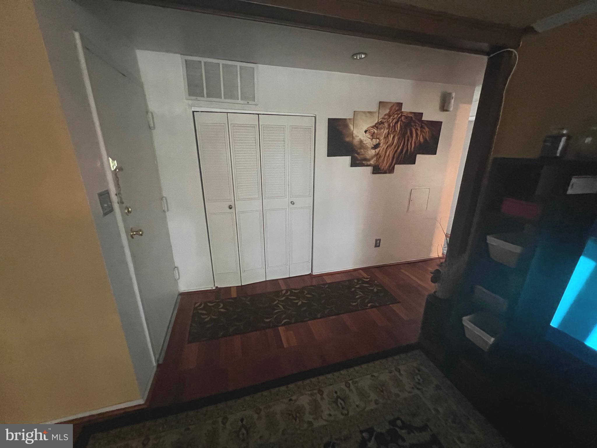 HUNTLEY SQUARE CONDOMINIUMS - Residential