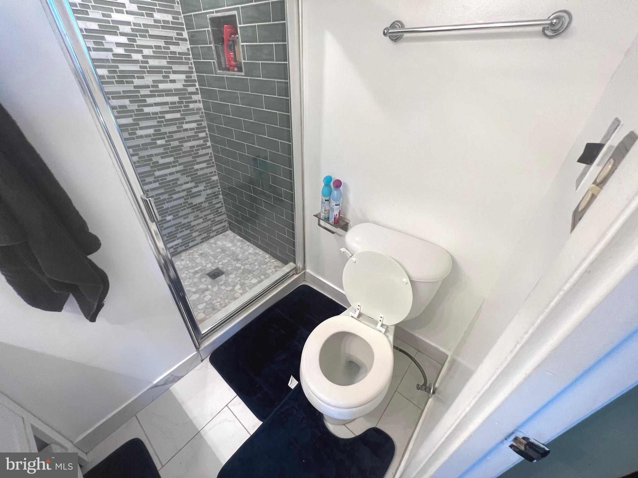 HUNTLEY SQUARE CONDOMINIUMS - Residential