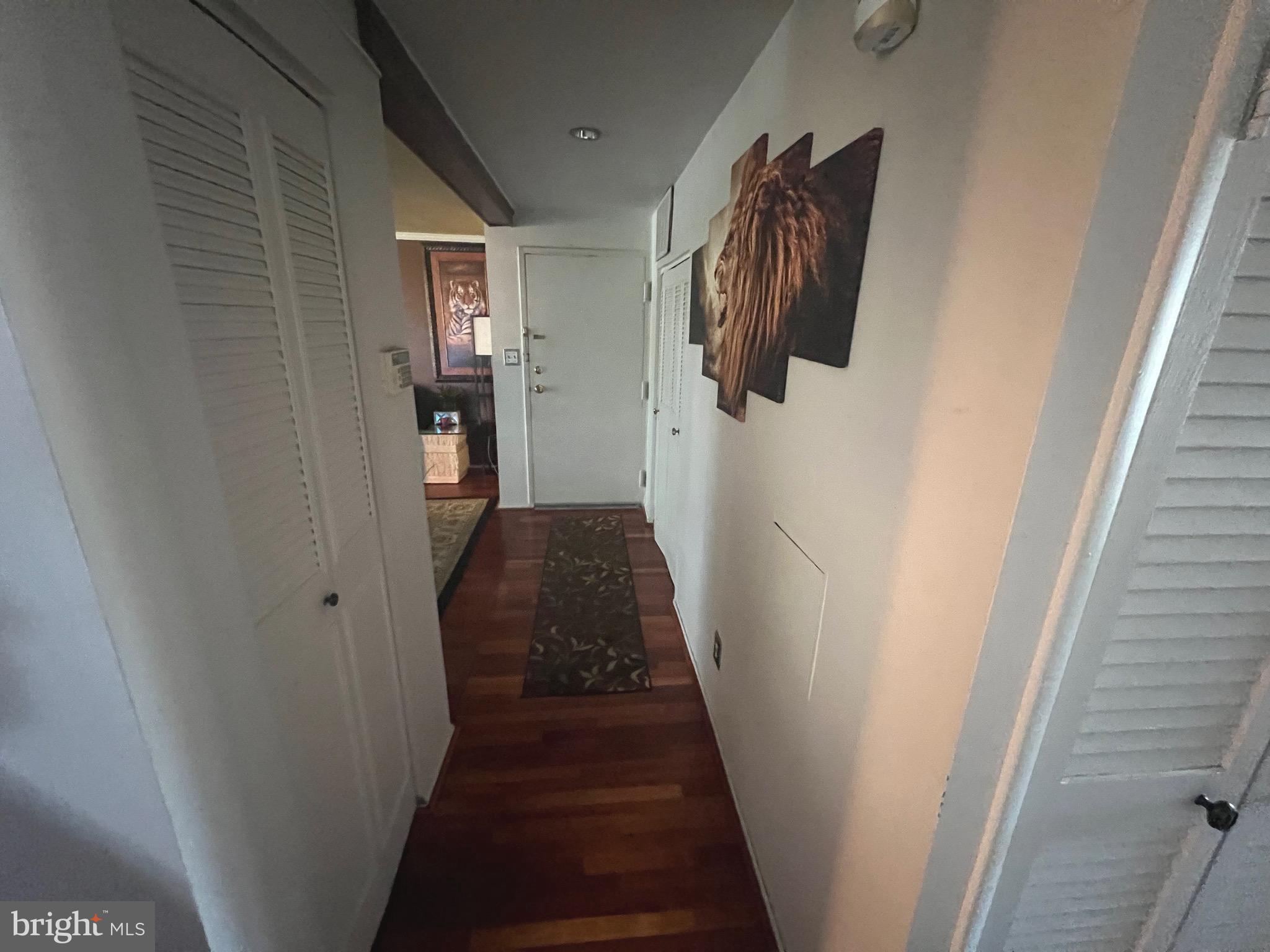 HUNTLEY SQUARE CONDOMINIUMS - Residential