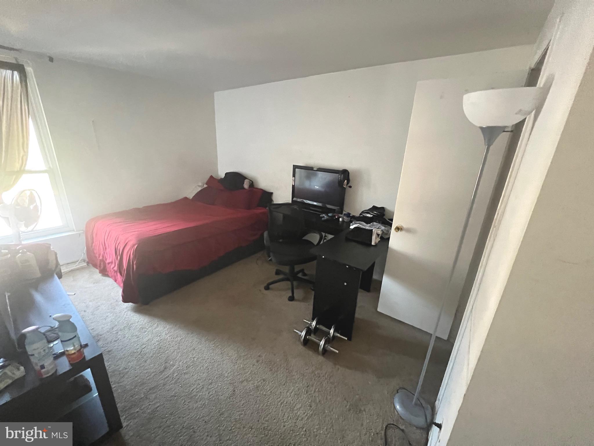 HUNTLEY SQUARE CONDOMINIUMS - Residential