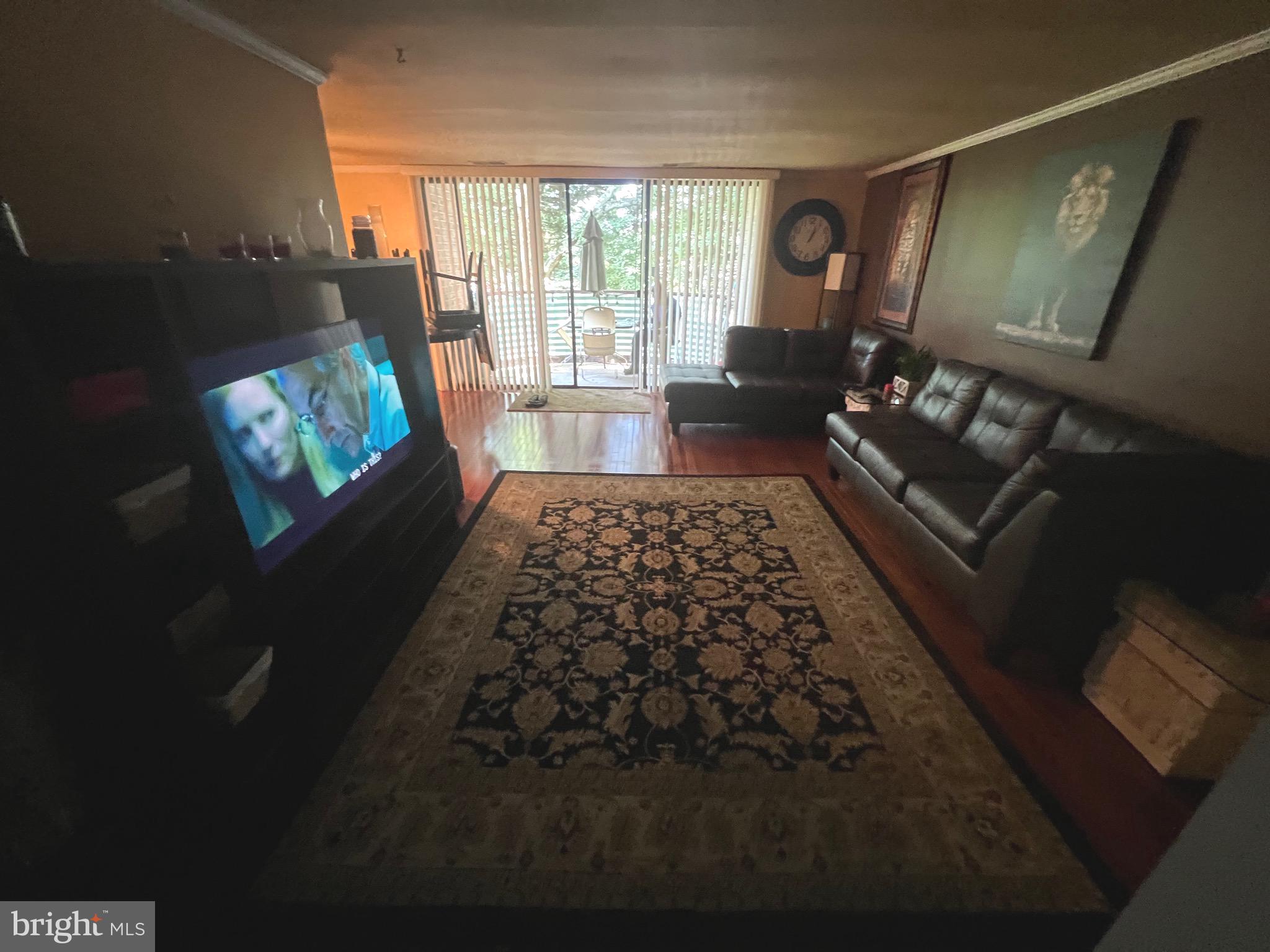 HUNTLEY SQUARE CONDOMINIUMS - Residential