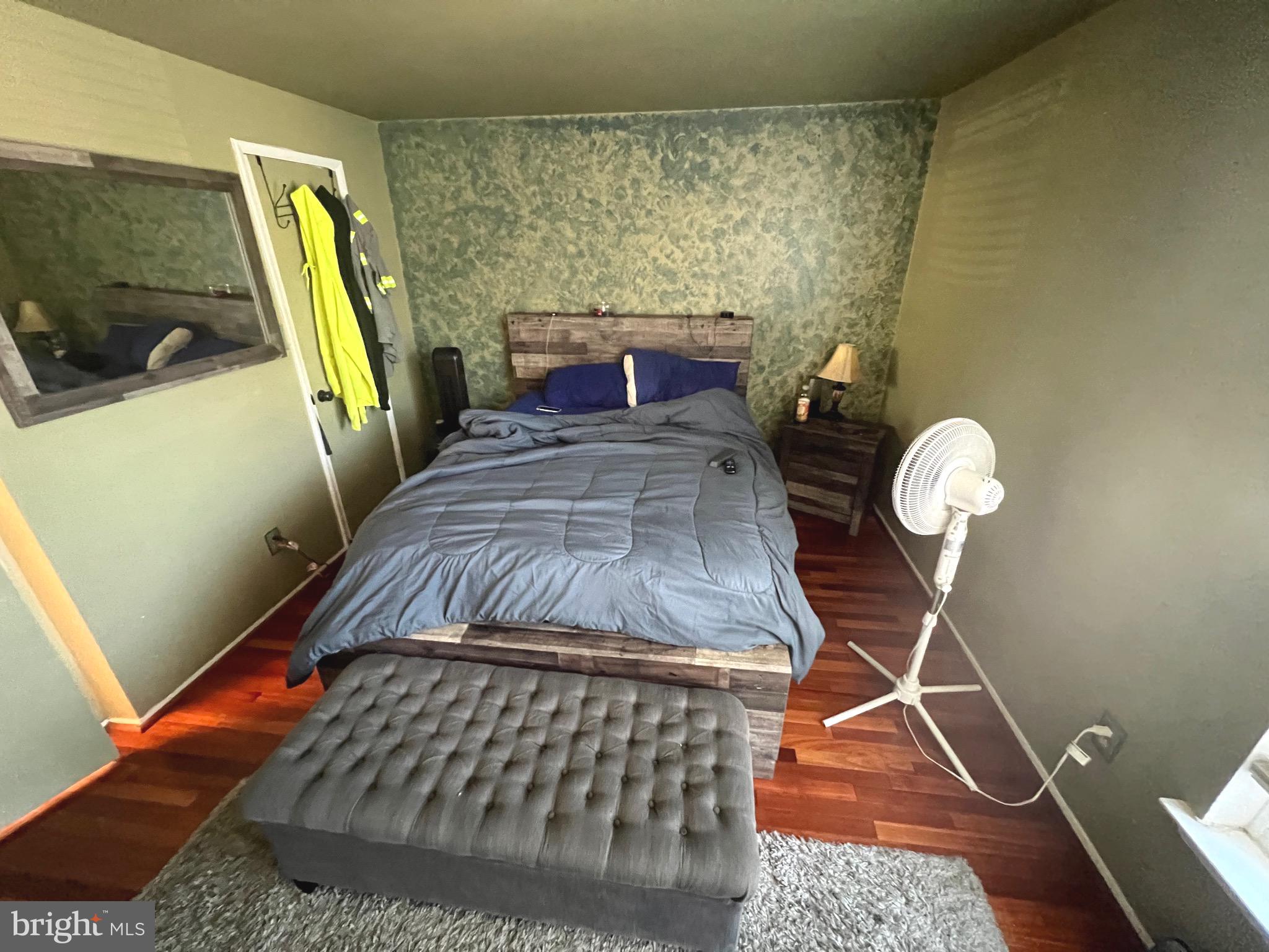 HUNTLEY SQUARE CONDOMINIUMS - Residential