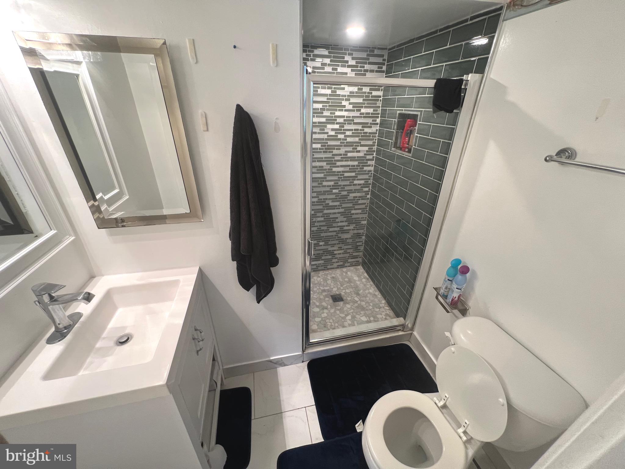 HUNTLEY SQUARE CONDOMINIUMS - Residential